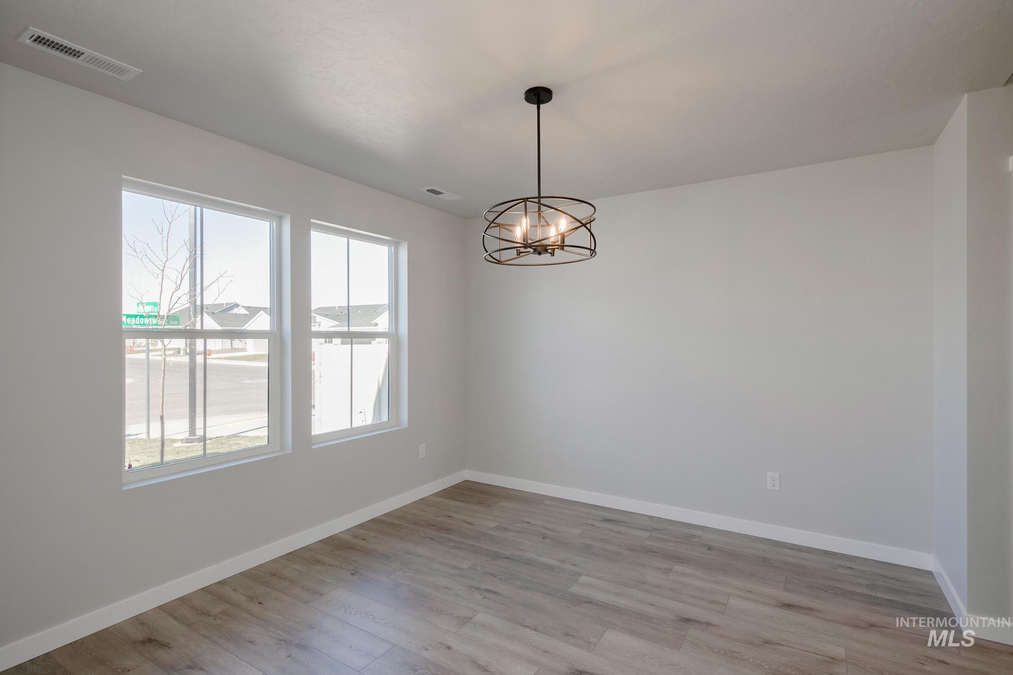 348 N Meadowsweet Ave, Kuna, Idaho 83634, 3 Bedrooms, 2 Bathrooms, Residential For Sale, Price $394,990,MLS 98967515