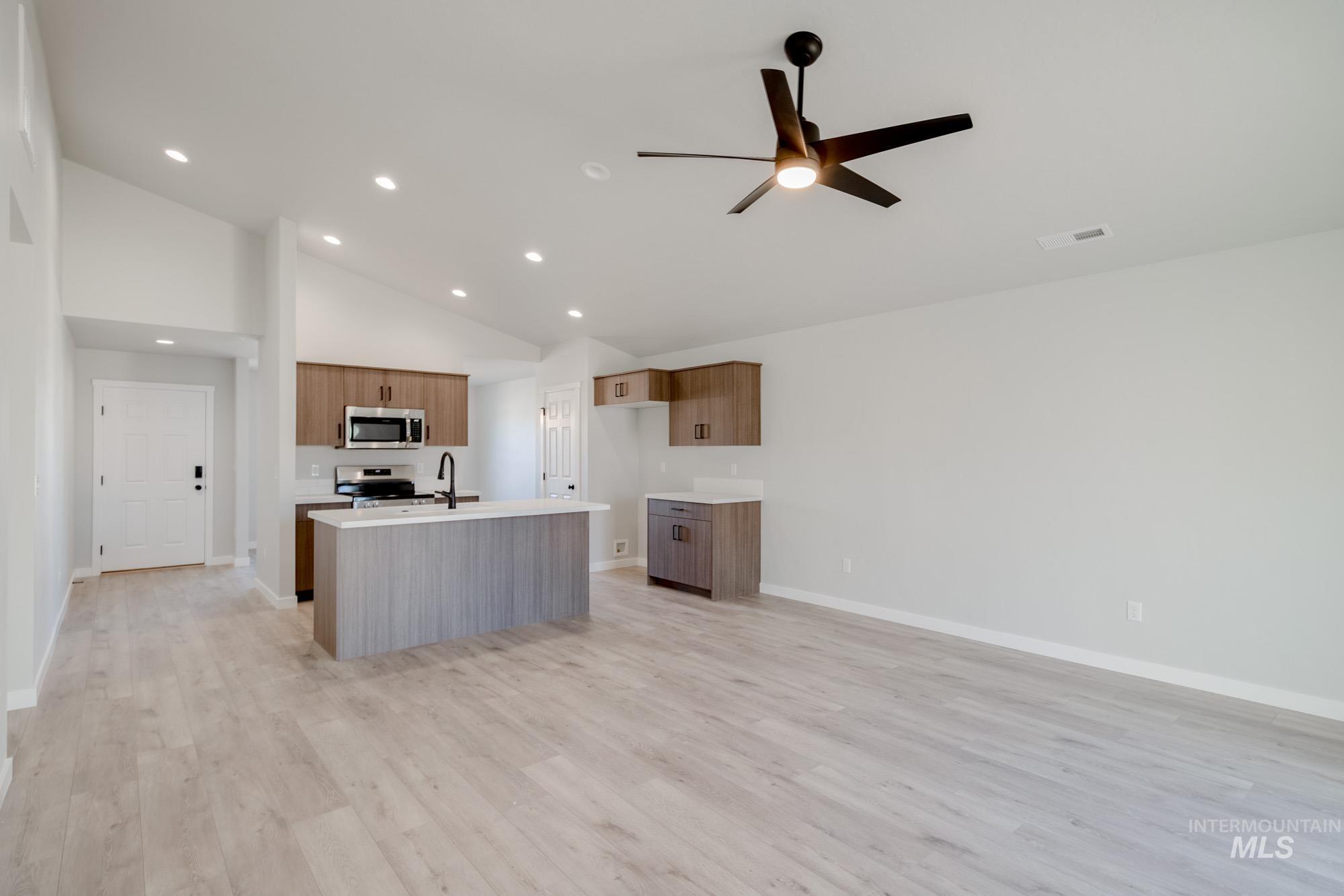 348 N Meadowsweet Ave, Kuna, Idaho 83634, 3 Bedrooms, 2 Bathrooms, Residential For Sale, Price $394,990,MLS 98967515