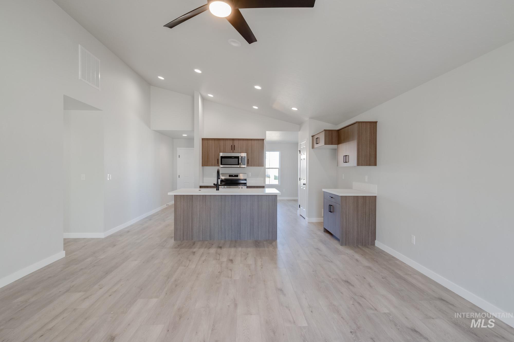 348 N Meadowsweet Ave, Kuna, Idaho 83634, 3 Bedrooms, 2 Bathrooms, Residential For Sale, Price $394,990,MLS 98967515