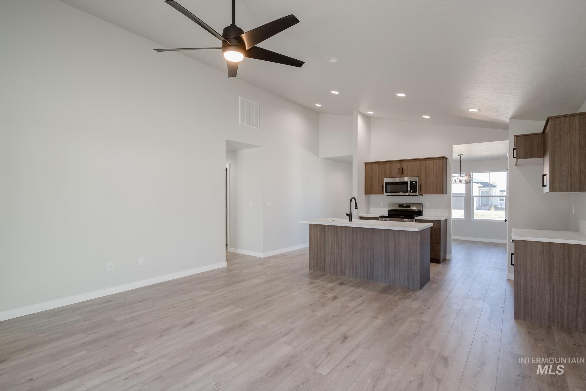 348 N Meadowsweet Ave, Kuna, Idaho 83634, 3 Bedrooms, 2 Bathrooms, Residential For Sale, Price $394,990,MLS 98967515