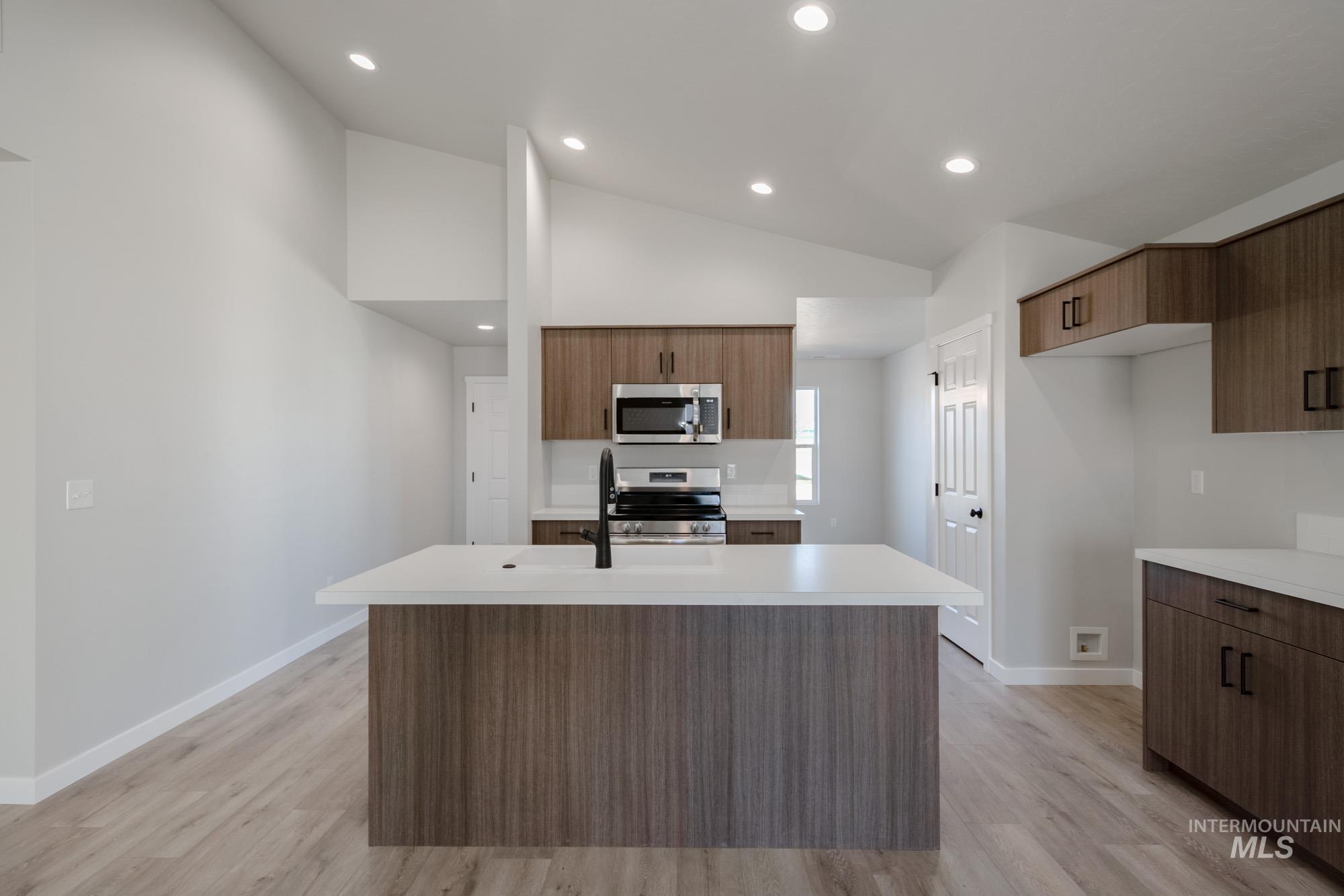 348 N Meadowsweet Ave, Kuna, Idaho 83634, 3 Bedrooms, 2 Bathrooms, Residential For Sale, Price $394,990,MLS 98967515