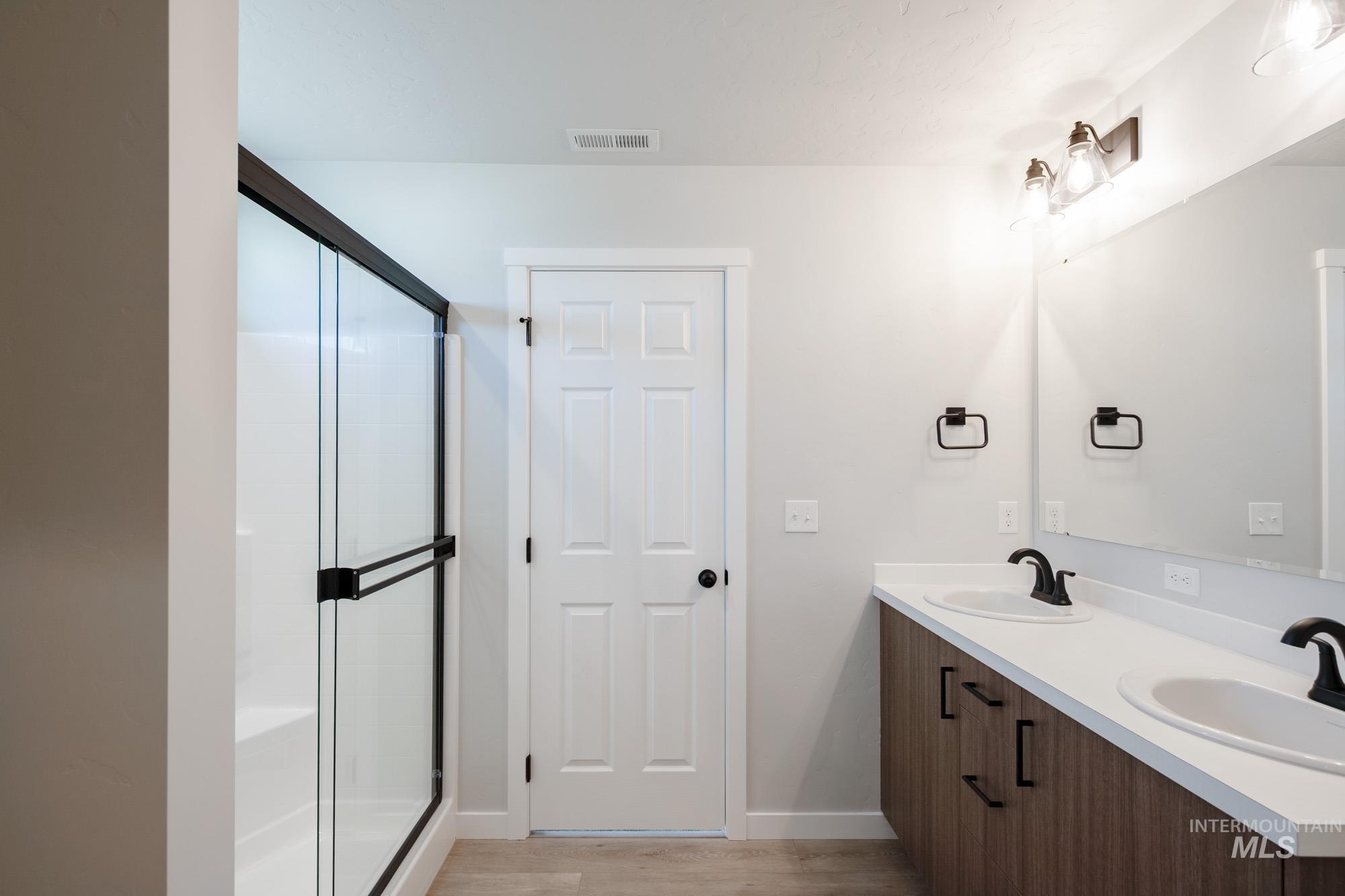 348 N Meadowsweet Ave, Kuna, Idaho 83634, 3 Bedrooms, 2 Bathrooms, Residential For Sale, Price $394,990,MLS 98967515