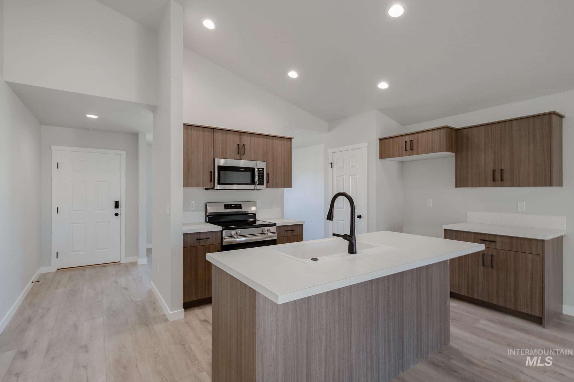 348 N Meadowsweet Ave, Kuna, Idaho 83634, 3 Bedrooms, 2 Bathrooms, Residential For Sale, Price $394,990,MLS 98967515