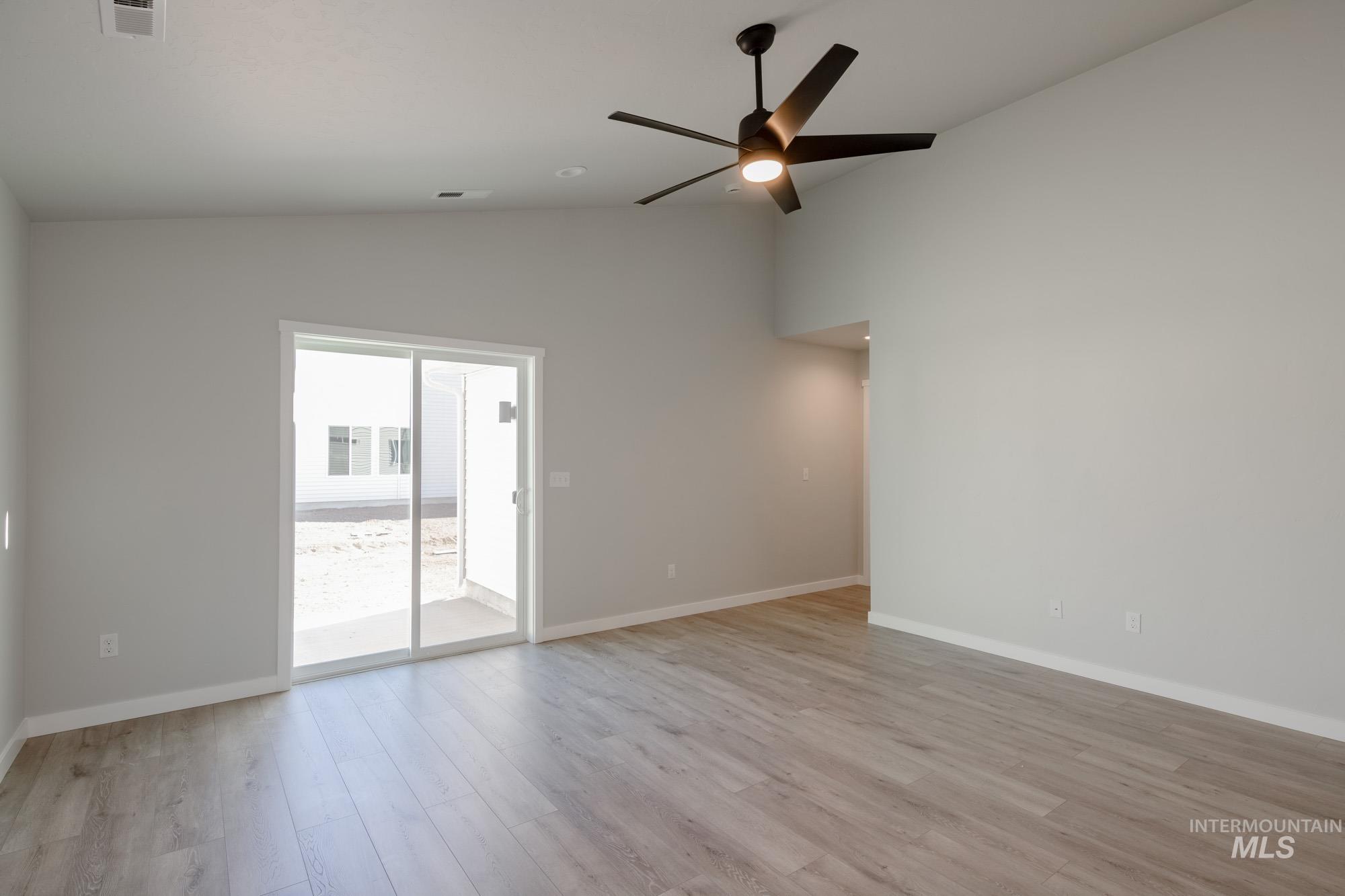 348 N Meadowsweet Ave, Kuna, Idaho 83634, 3 Bedrooms, 2 Bathrooms, Residential For Sale, Price $394,990,MLS 98967515