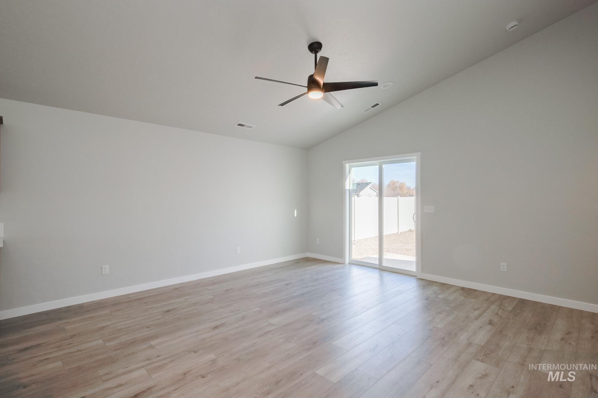 348 N Meadowsweet Ave, Kuna, Idaho 83634, 3 Bedrooms, 2 Bathrooms, Residential For Sale, Price $394,990,MLS 98967515