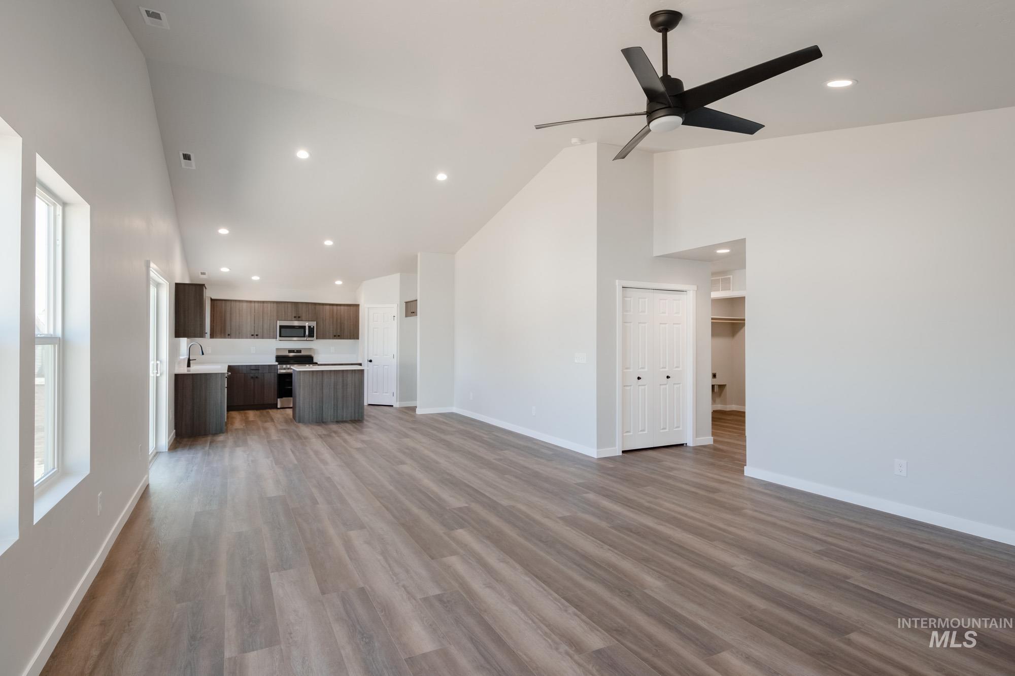 330 N Coltsfoot Ave, Kuna, Idaho 83634, 4 Bedrooms, 2 Bathrooms, Residential For Sale, Price $453,990,MLS 98967518