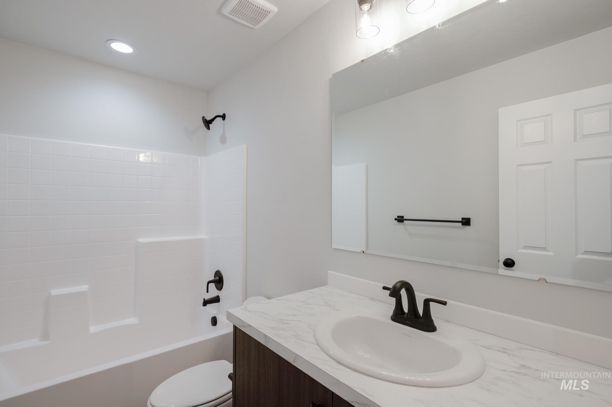 330 N Coltsfoot Ave, Kuna, Idaho 83634, 4 Bedrooms, 2 Bathrooms, Residential For Sale, Price $453,990,MLS 98967518