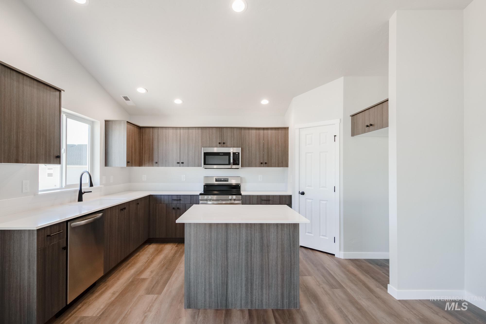 330 N Coltsfoot Ave, Kuna, Idaho 83634, 4 Bedrooms, 2 Bathrooms, Residential For Sale, Price $448,990, 98967518