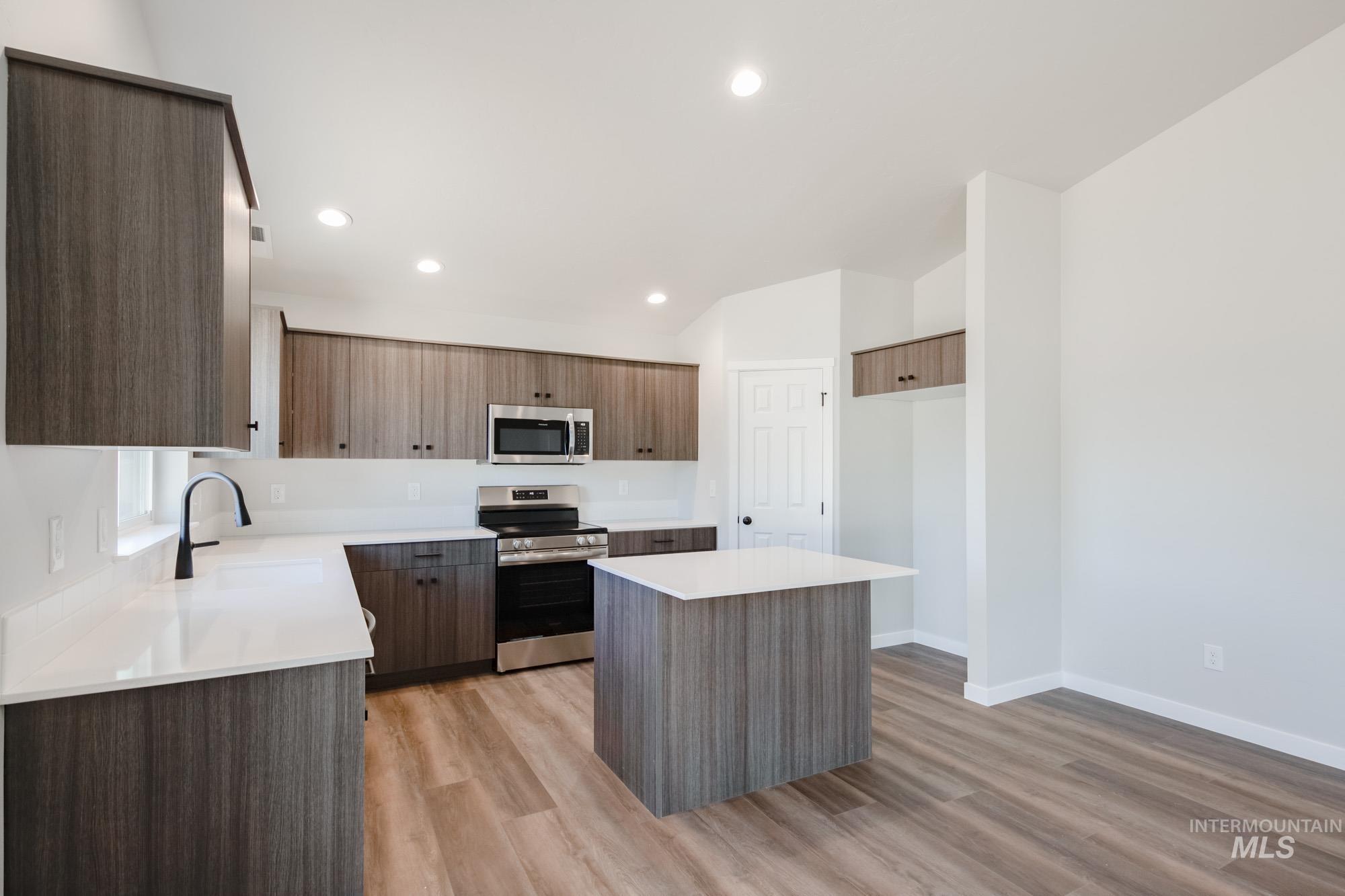 330 N Coltsfoot Ave, Kuna, Idaho 83634, 4 Bedrooms, 2 Bathrooms, Residential For Sale, Price $453,990,MLS 98967518