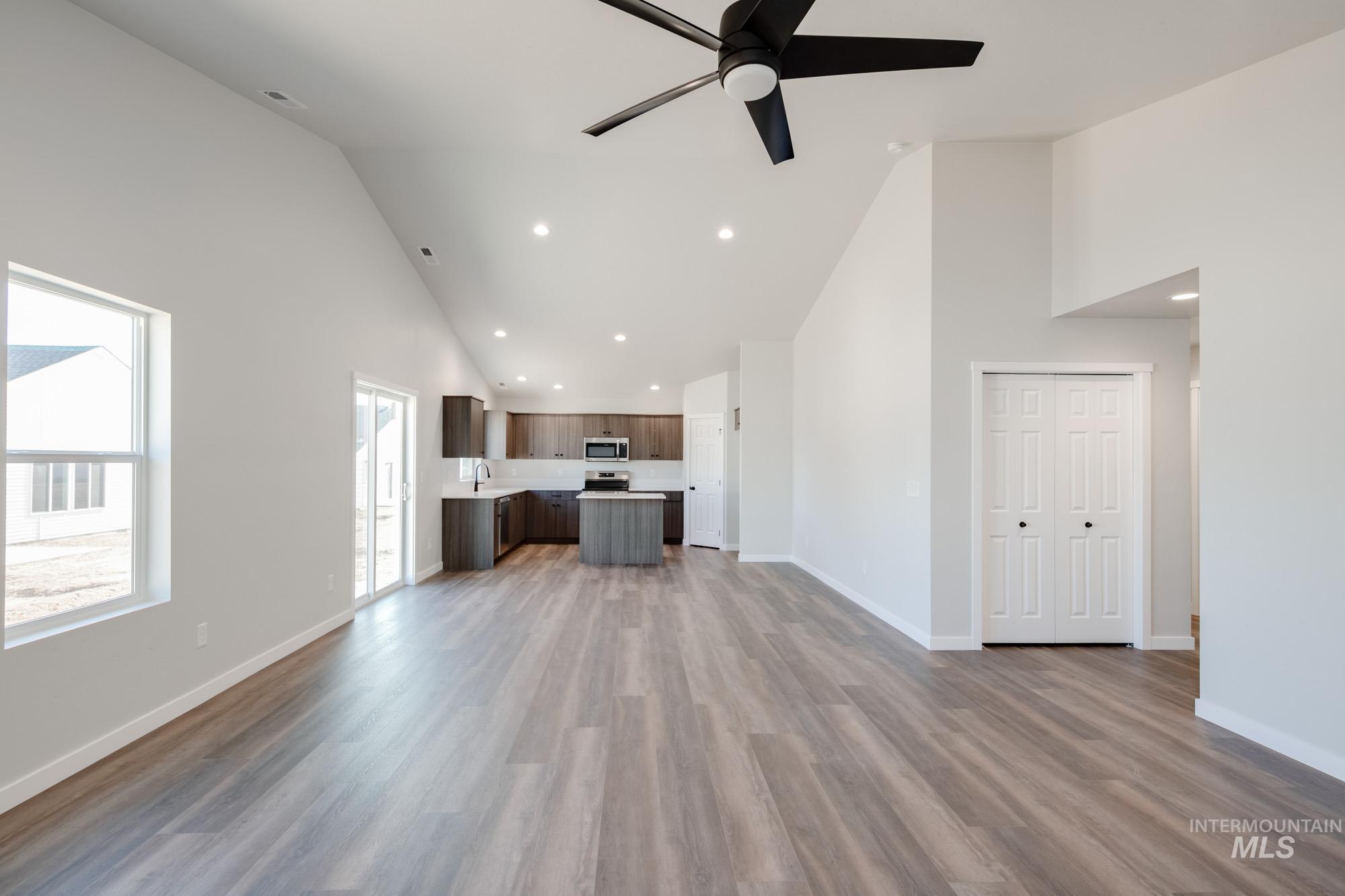 330 N Coltsfoot Ave, Kuna, Idaho 83634, 4 Bedrooms, 2 Bathrooms, Residential For Sale, Price $453,990,MLS 98967518