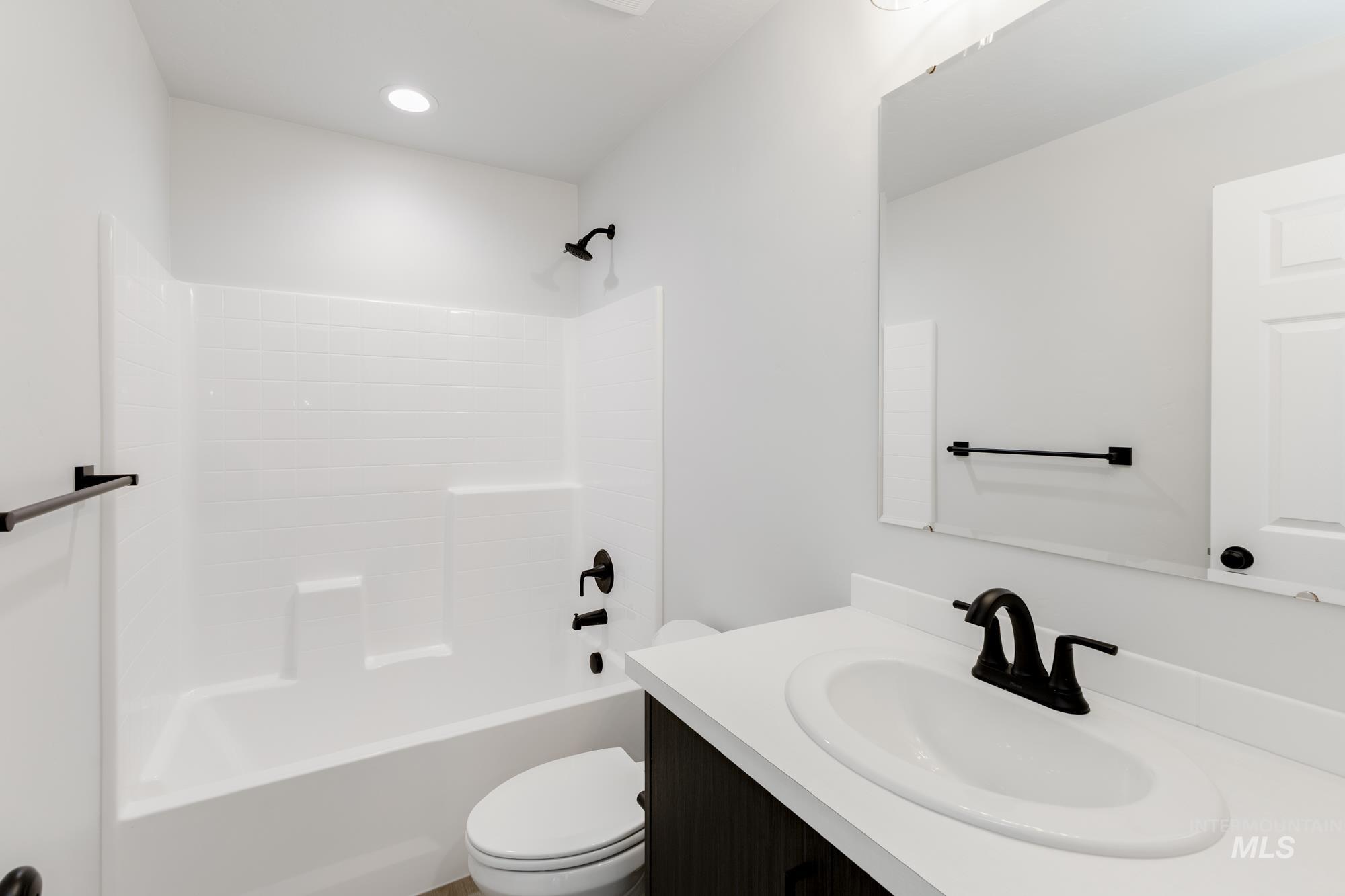 1714 Old Mill St, Middleton, Idaho 83644, 3 Bedrooms, 2 Bathrooms, Residential For Sale, Price $439,990,MLS 98967519