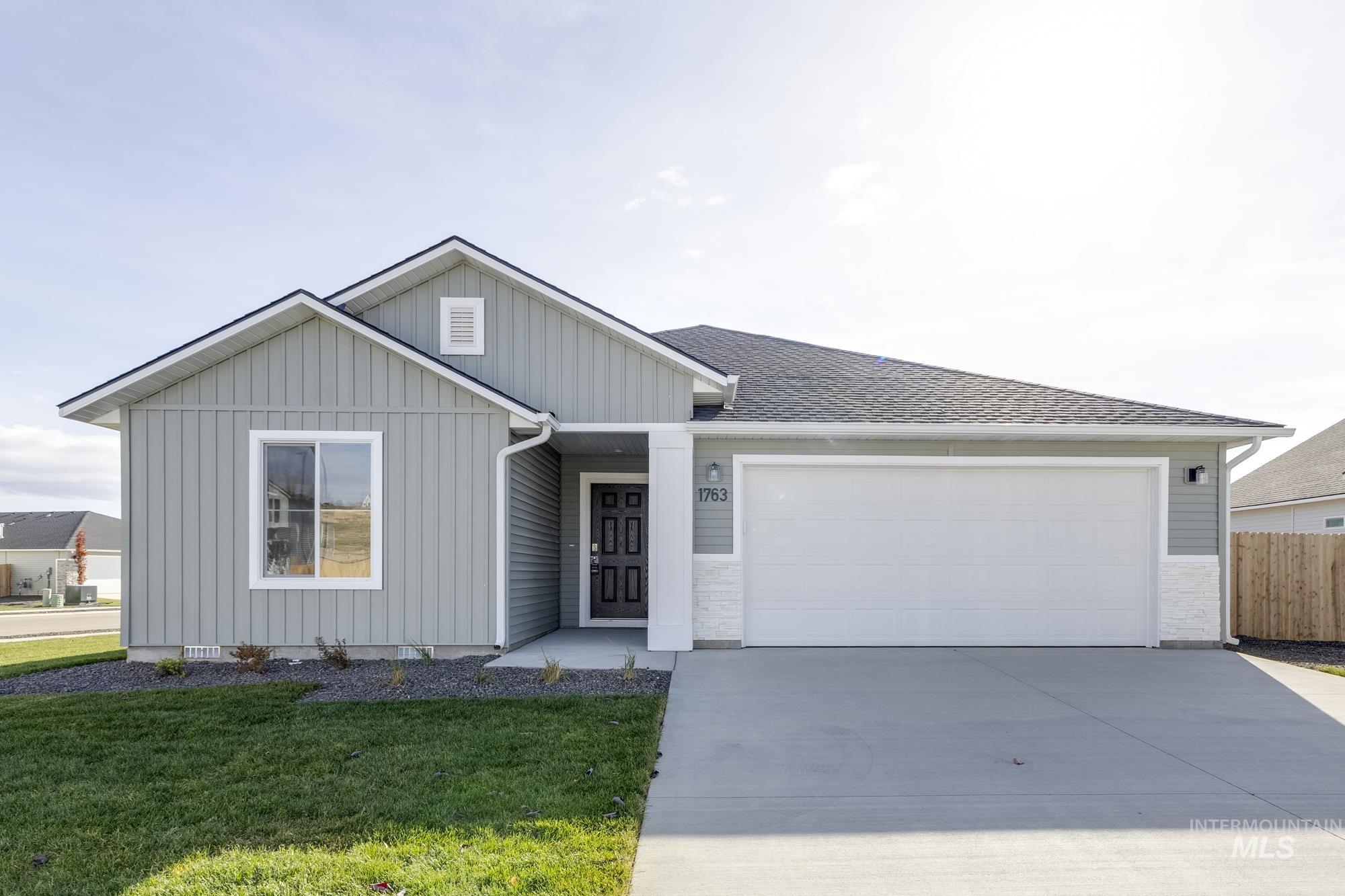 1763 Webb Brook St, Middleton, Idaho 83644, 3 Bedrooms, 2 Bathrooms, Residential For Sale, Price $394,990,MLS 98967523