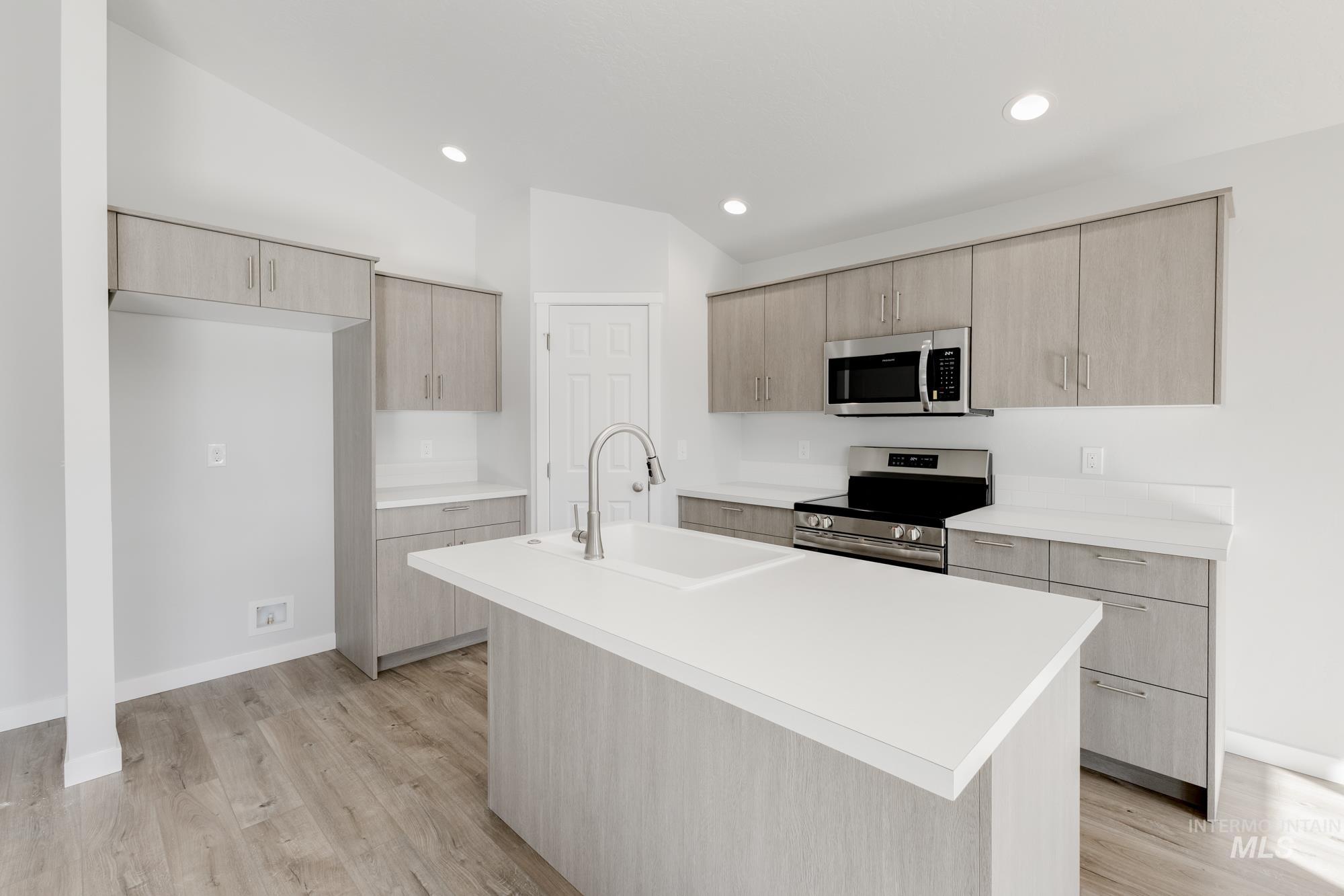 1763 Webb Brook St, Middleton, Idaho 83644, 3 Bedrooms, 2 Bathrooms, Residential For Sale, Price $394,990,MLS 98967523