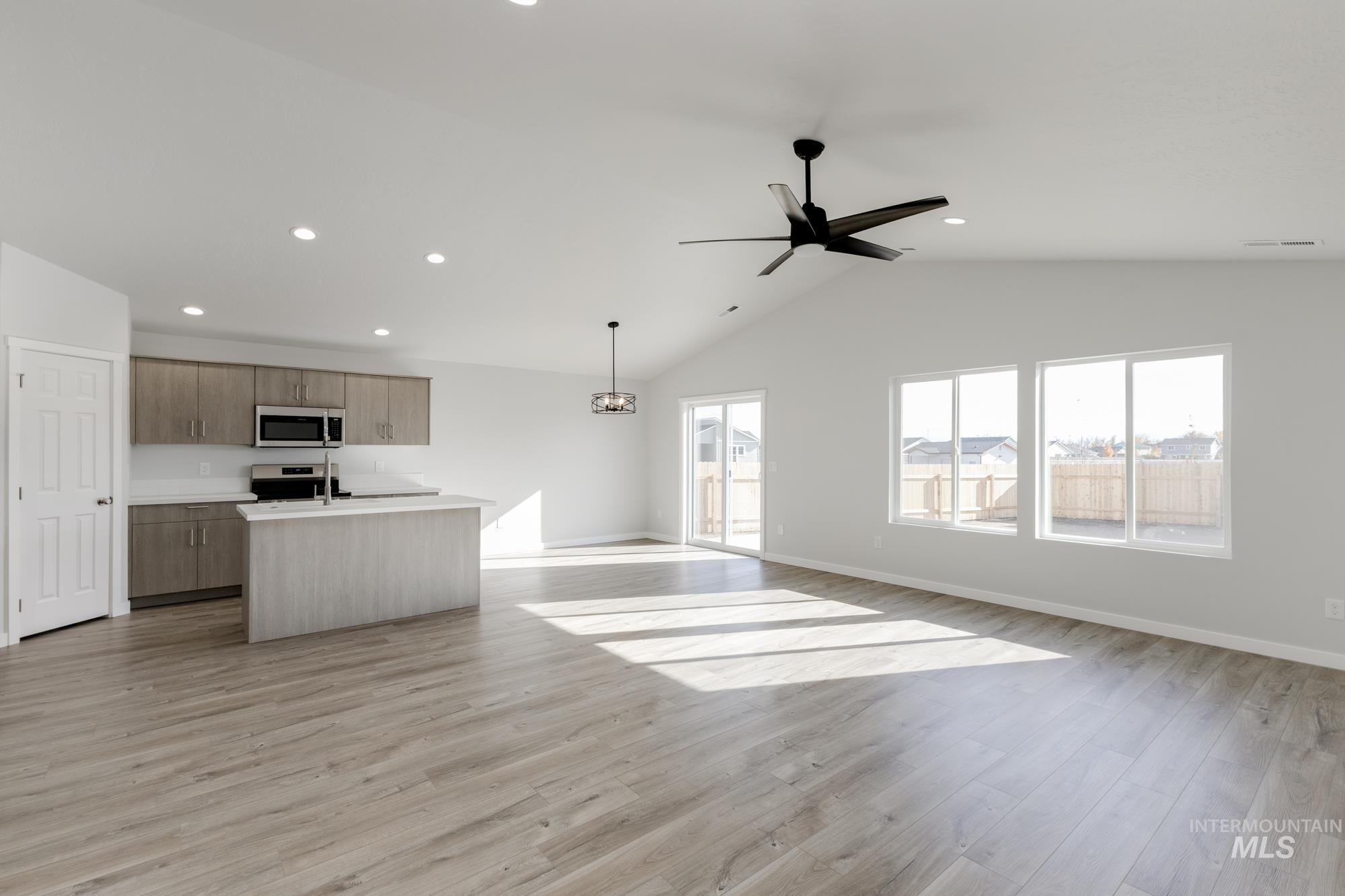 1763 Webb Brook St, Middleton, Idaho 83644, 3 Bedrooms, 2 Bathrooms, Residential For Sale, Price $394,990,MLS 98967523