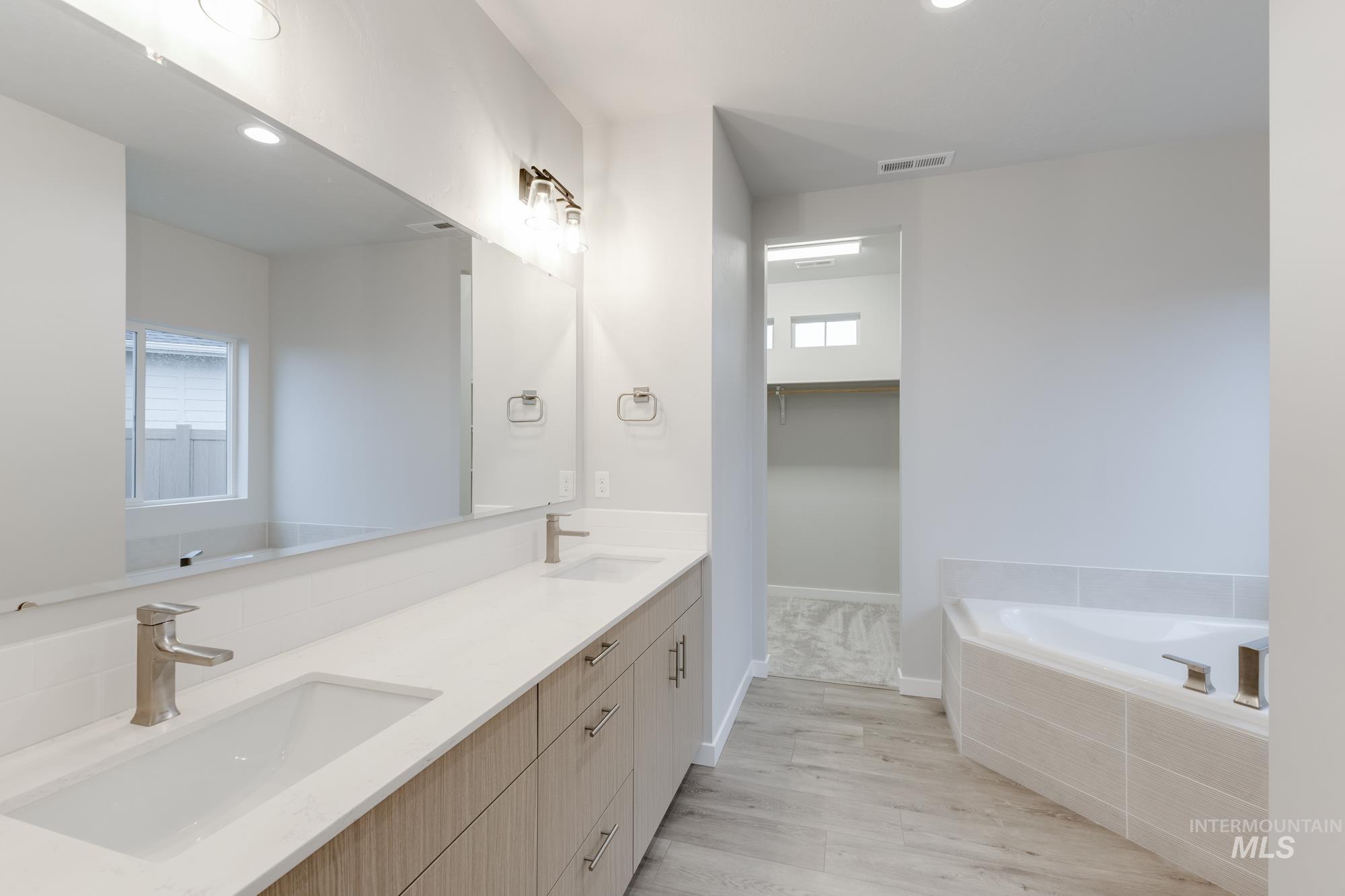 6558 S Sunfish Ave, Boise, Idaho 83709, 5 Bedrooms, 2.5 Bathrooms, Residential For Sale, Price $689,990,MLS 98967524