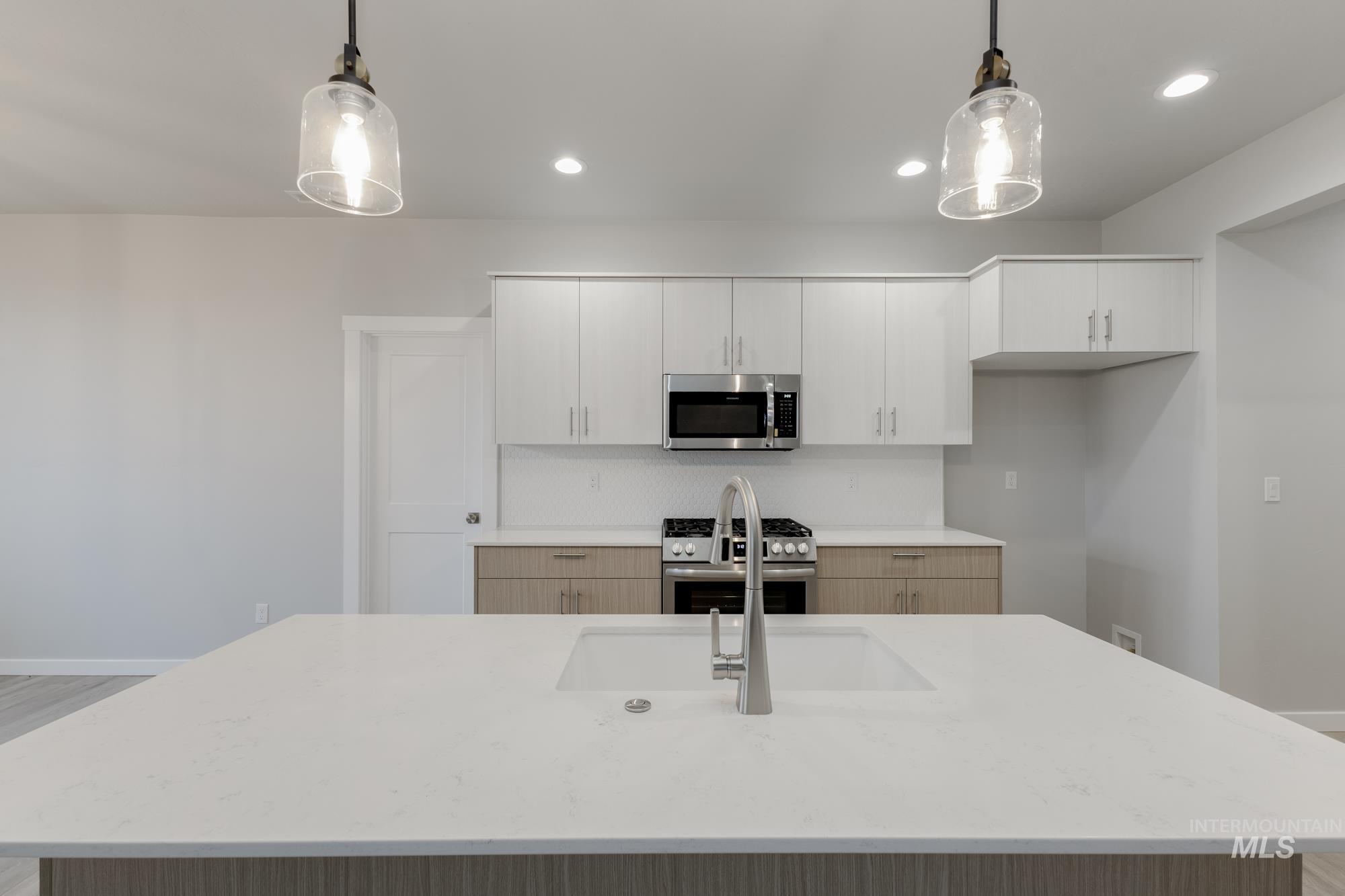 6558 S Sunfish Ave, Boise, Idaho 83709, 5 Bedrooms, 2.5 Bathrooms, Residential For Sale, Price $689,990,MLS 98967524