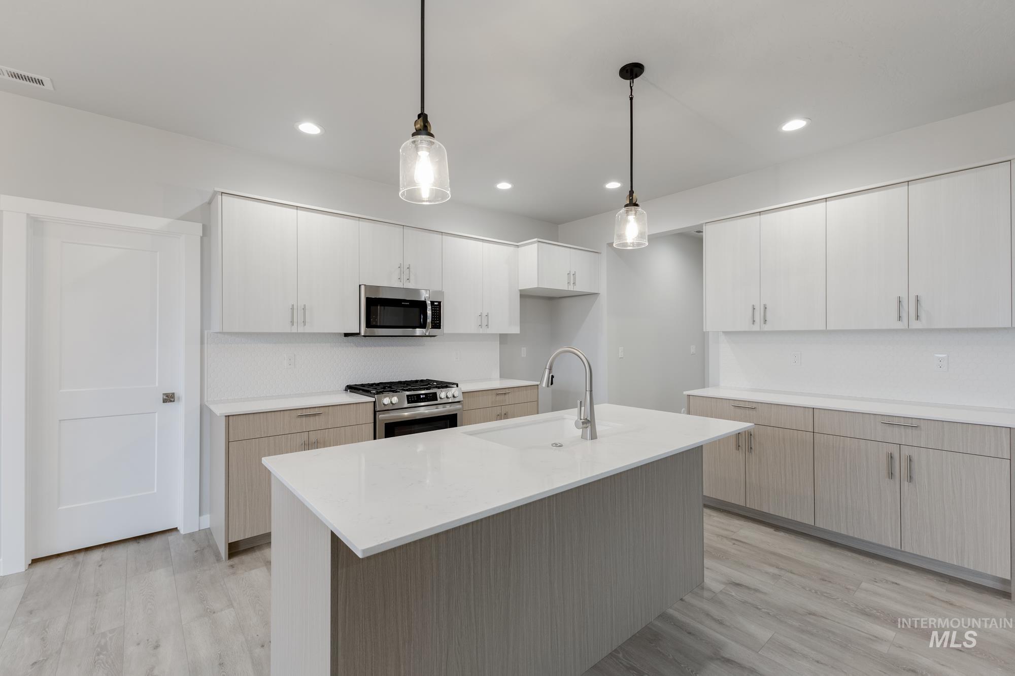 6558 S Sunfish Ave, Boise, Idaho 83709, 5 Bedrooms, 2.5 Bathrooms, Residential For Sale, Price $689,990,MLS 98967524