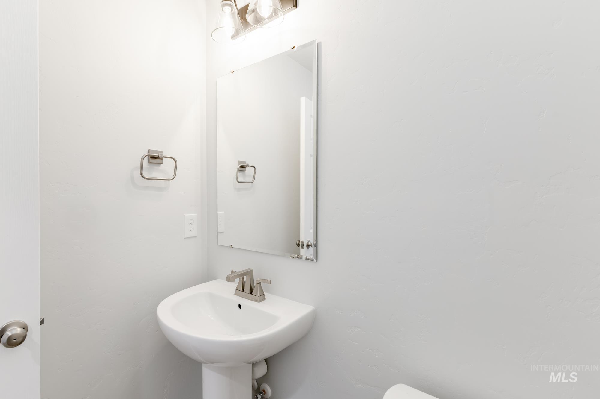 1702 Webb Brook St, Middleton, Idaho 83644, 4 Bedrooms, 2.5 Bathrooms, Residential For Sale, Price $474,990,MLS 98967526