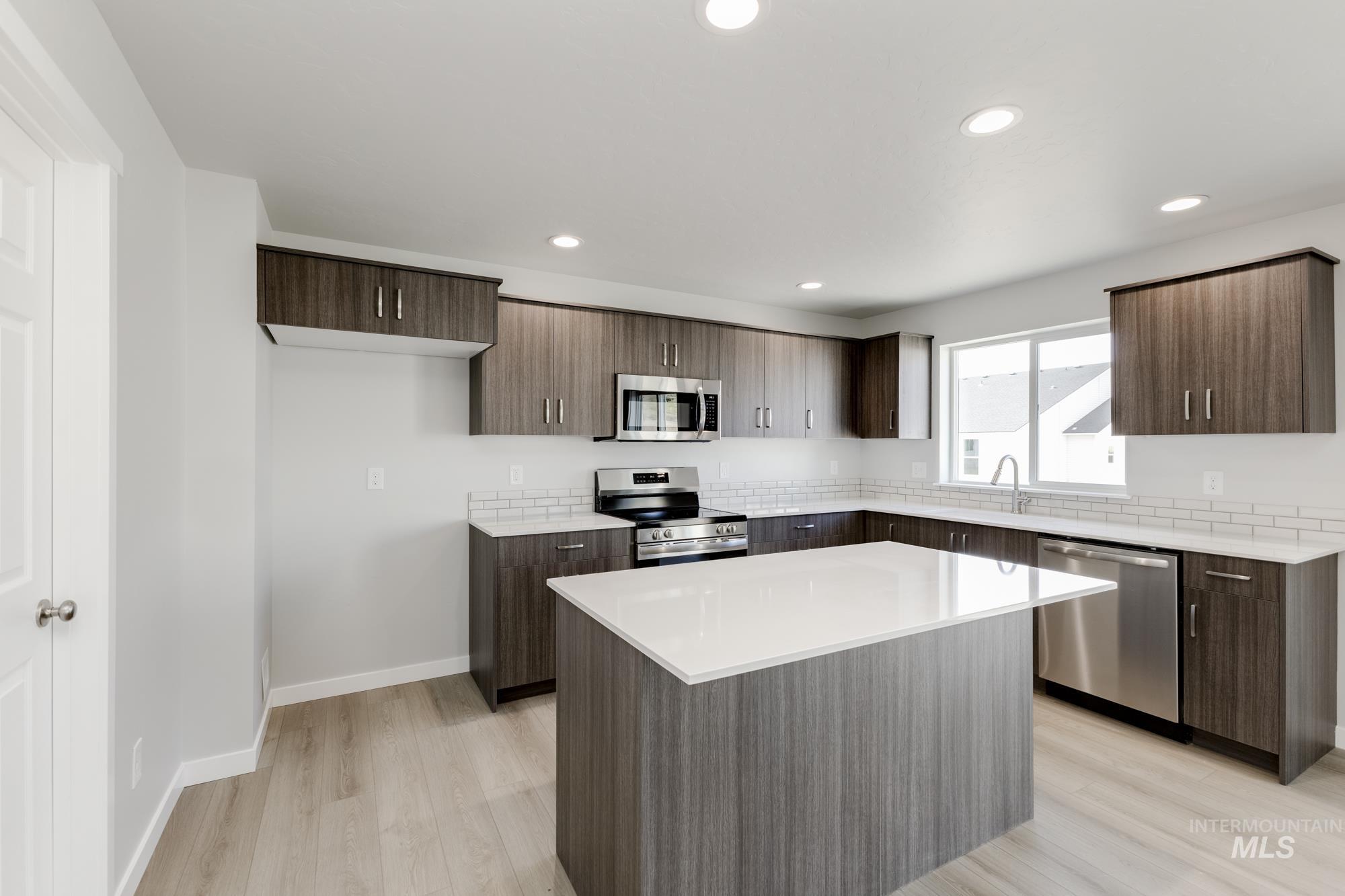 1101 Grass Pond Ave, Middleton, Idaho 83644, 4 Bedrooms, 2.5 Bathrooms, Residential For Sale, Price $494,990,MLS 98967528