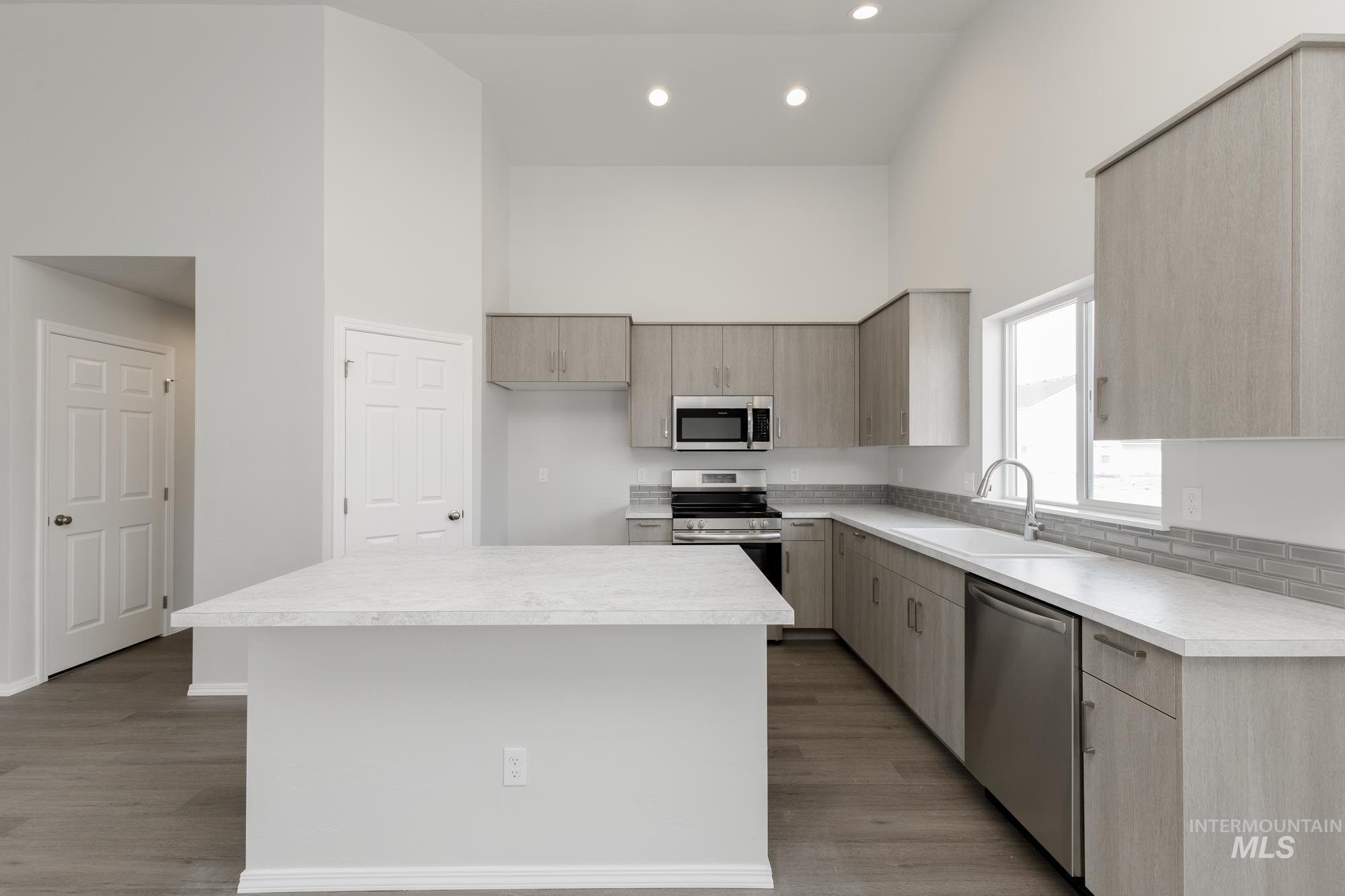 1580 Dyer St, Middleton, Idaho 83644, 3 Bedrooms, 2 Bathrooms, Residential For Sale, Price $429,990,MLS 98967529