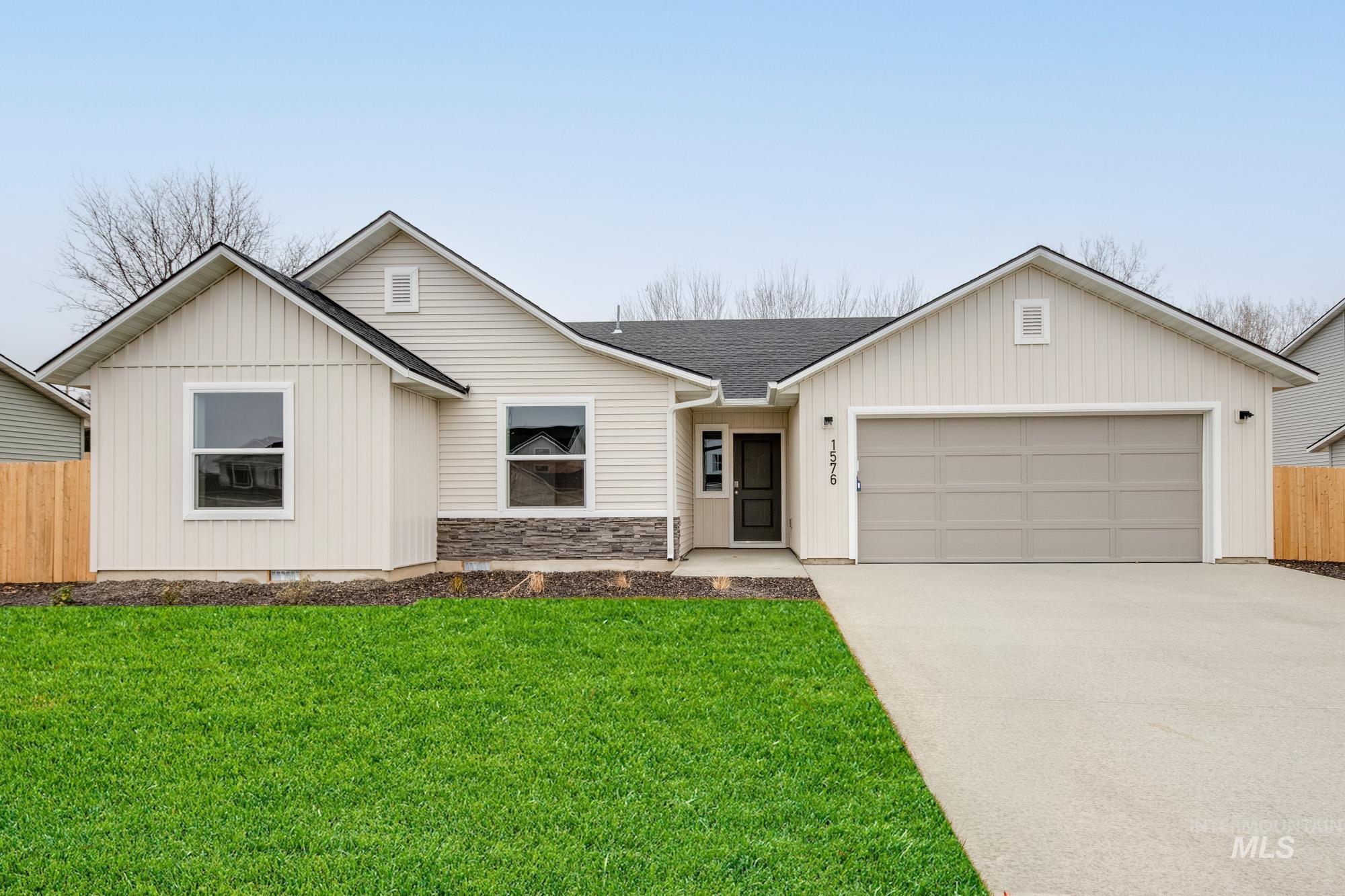 1576 Long Pond St, Middleton, Idaho 83644, 4 Bedrooms, 2 Bathrooms, Residential For Sale, Price $443,990,MLS 98967530