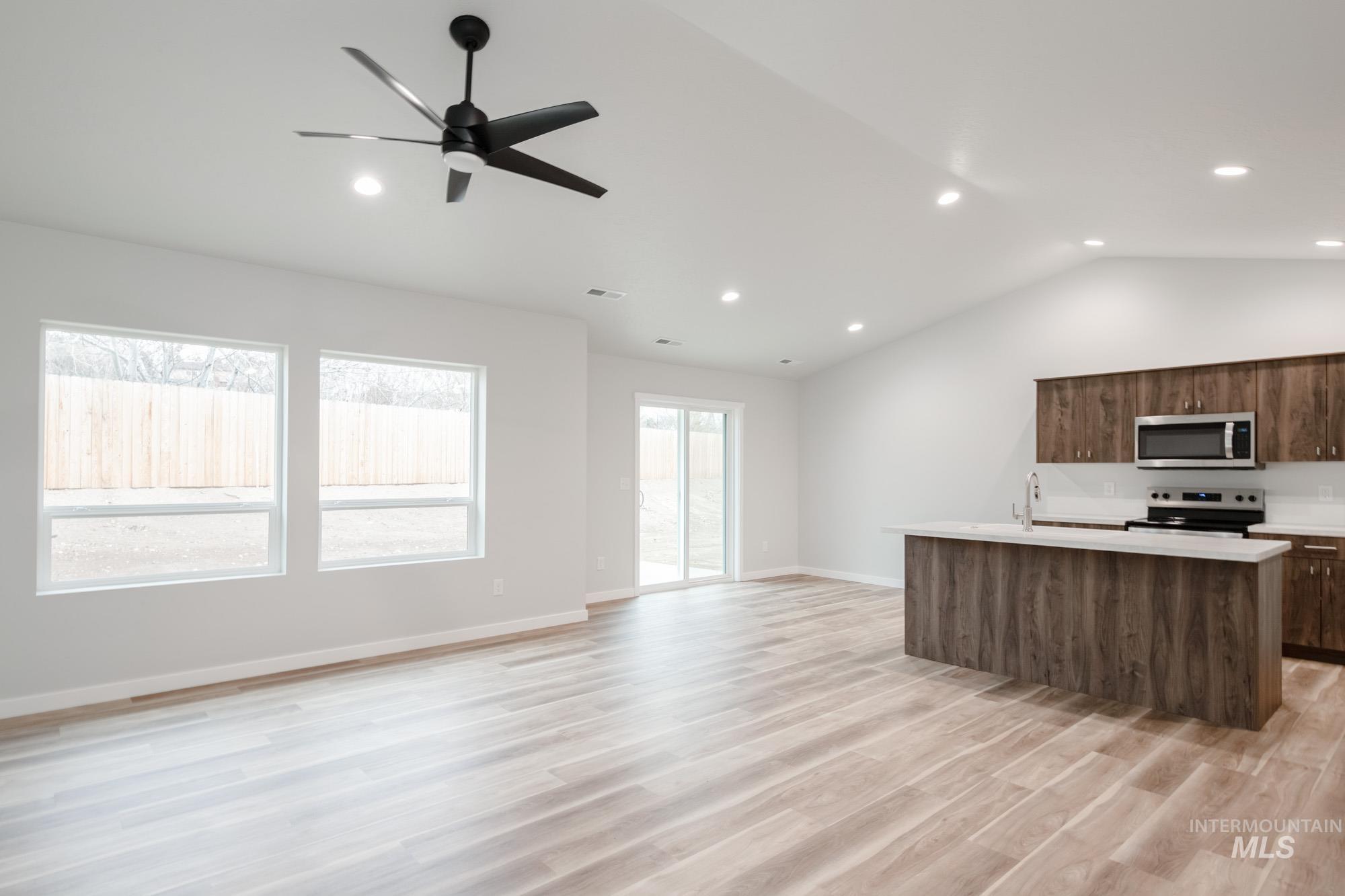 1576 Long Pond St, Middleton, Idaho 83644, 4 Bedrooms, 2 Bathrooms, Residential For Sale, Price $443,990,MLS 98967530