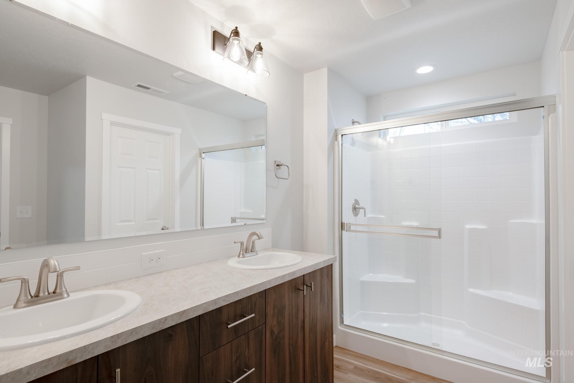 1576 Long Pond St, Middleton, Idaho 83644, 4 Bedrooms, 2 Bathrooms, Residential For Sale, Price $443,990,MLS 98967530