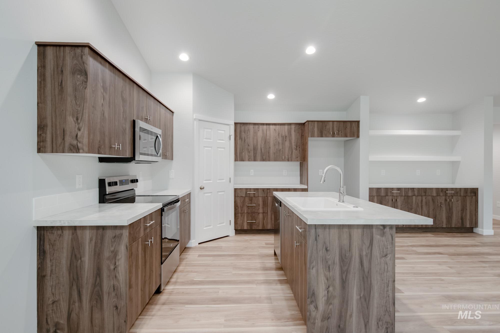 1576 Long Pond St, Middleton, Idaho 83644, 4 Bedrooms, 2 Bathrooms, Residential For Sale, Price $443,990,MLS 98967530