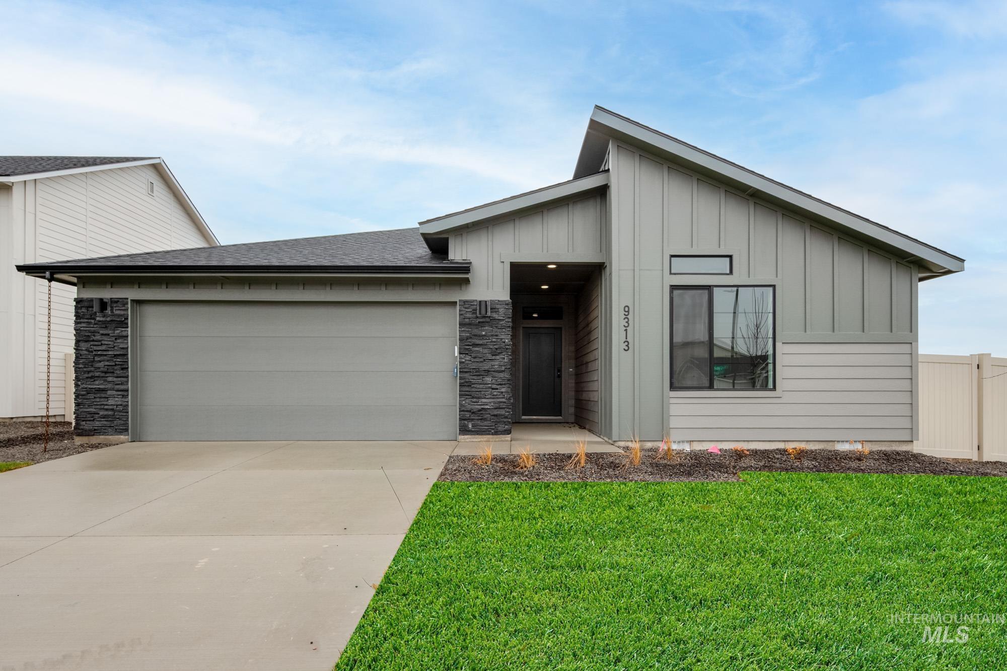 9313 W Blue Lace St, Nampa, Idaho 83687, 4 Bedrooms, 2 Bathrooms, Residential For Sale, Price $422,990,MLS 98967533