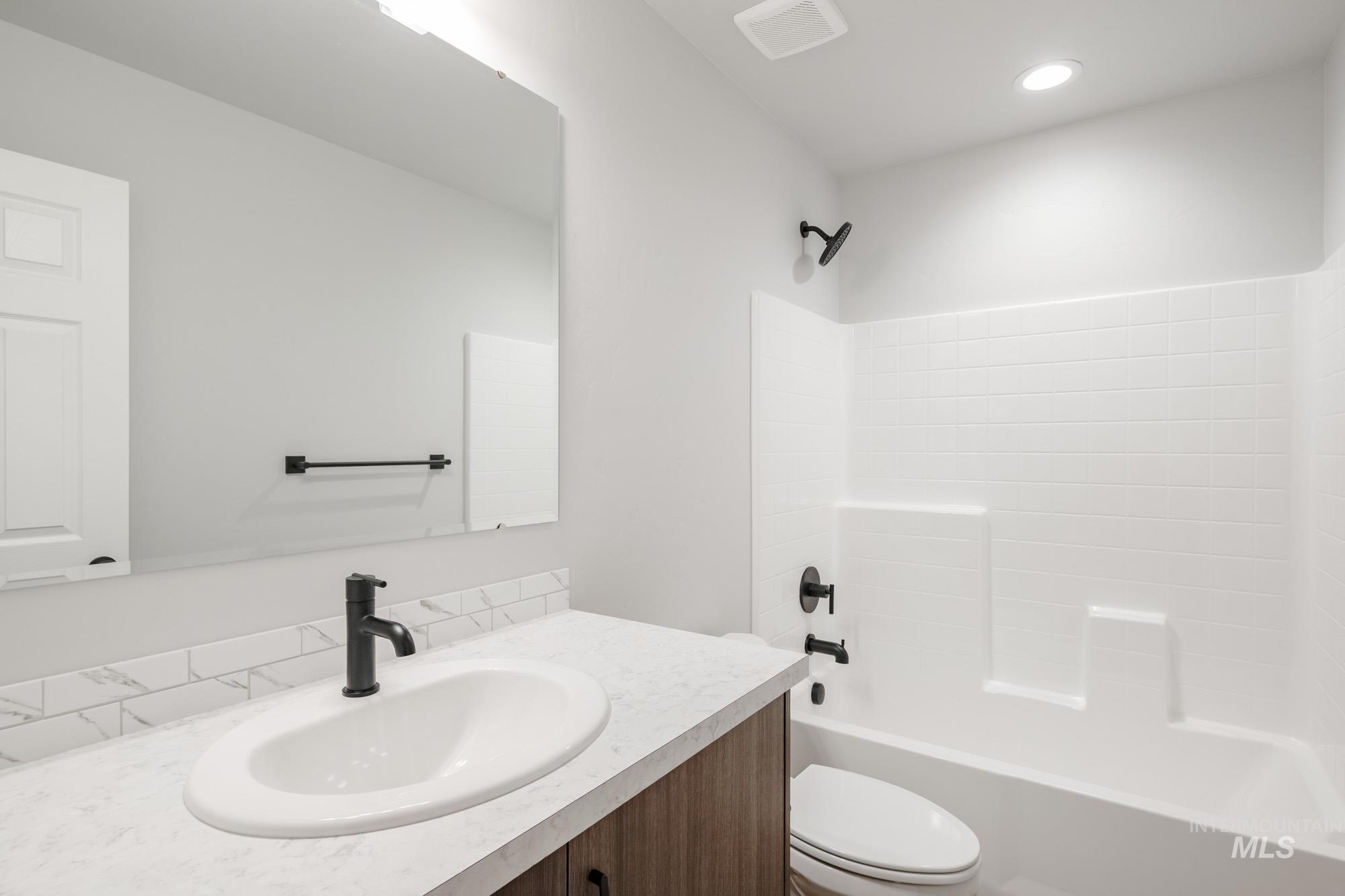 9313 W Blue Lace St, Nampa, Idaho 83687, 4 Bedrooms, 2 Bathrooms, Residential For Sale, Price $422,990,MLS 98967533