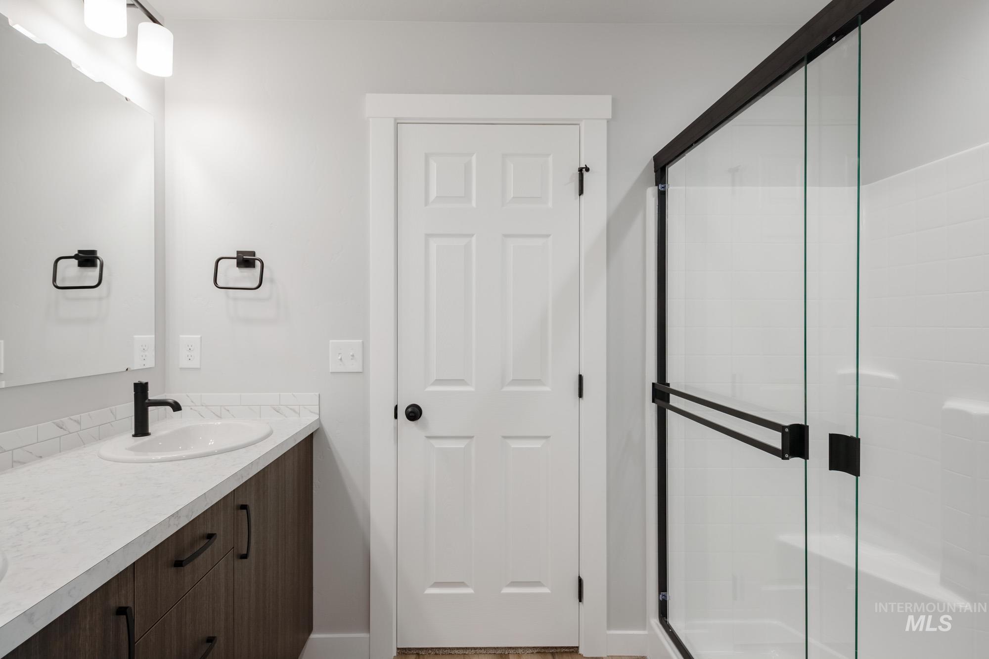 9313 W Blue Lace St, Nampa, Idaho 83687, 4 Bedrooms, 2 Bathrooms, Residential For Sale, Price $422,990,MLS 98967533