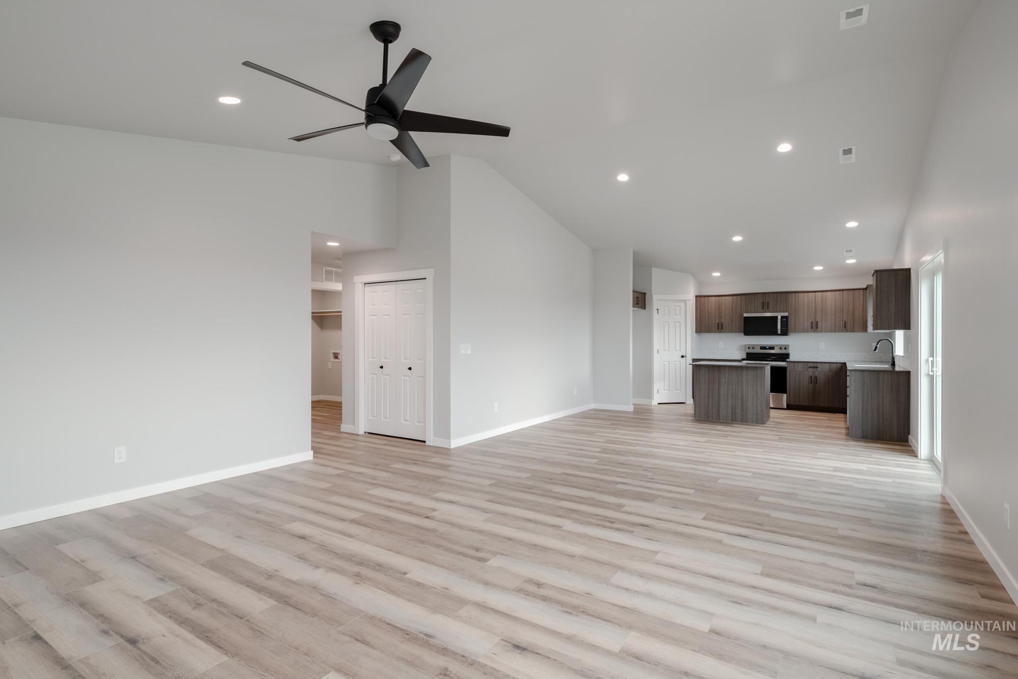 9313 W Blue Lace St, Nampa, Idaho 83687, 4 Bedrooms, 2 Bathrooms, Residential For Sale, Price $422,990,MLS 98967533