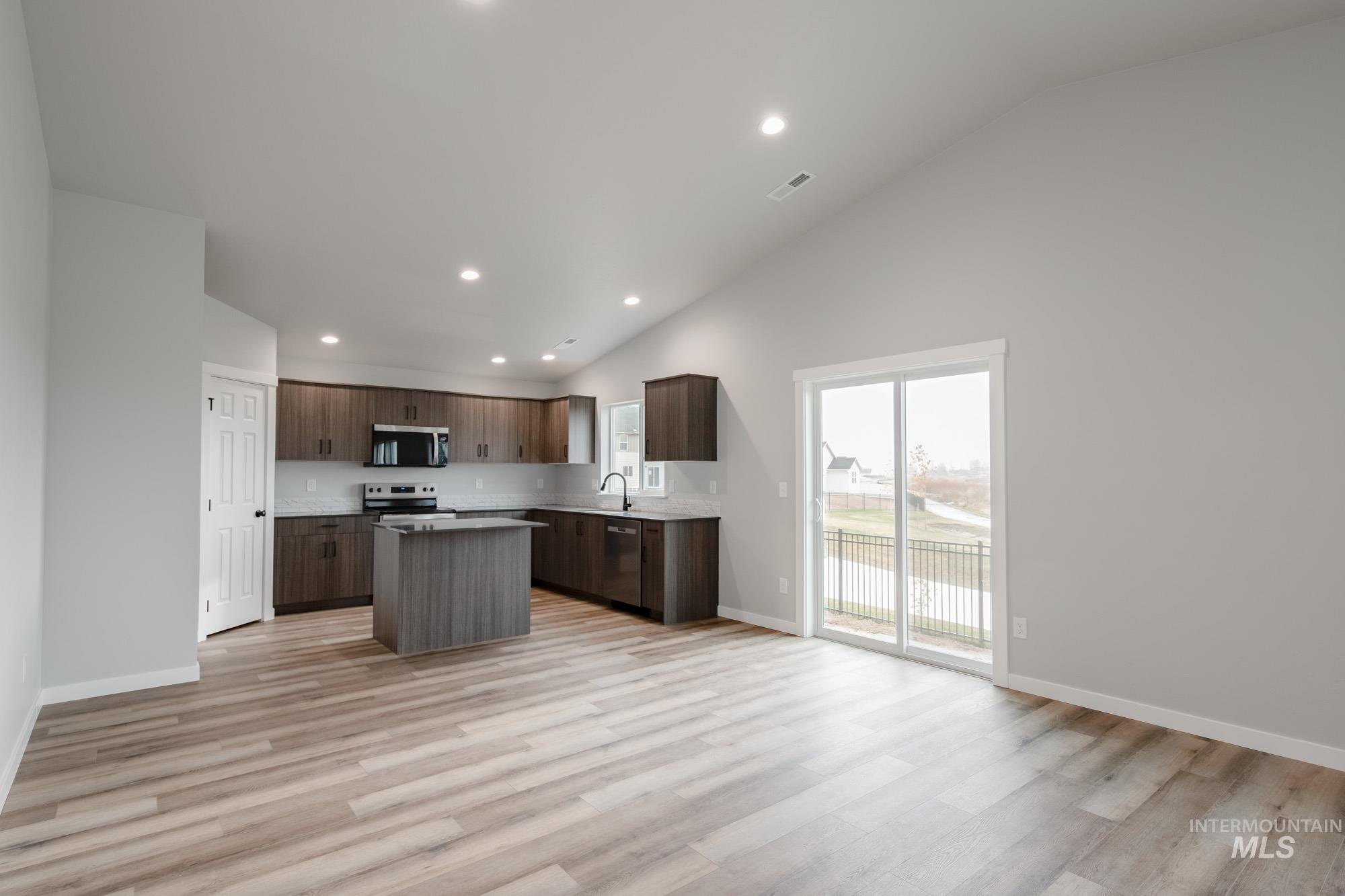 9313 W Blue Lace St, Nampa, Idaho 83687, 4 Bedrooms, 2 Bathrooms, Residential For Sale, Price $422,990,MLS 98967533