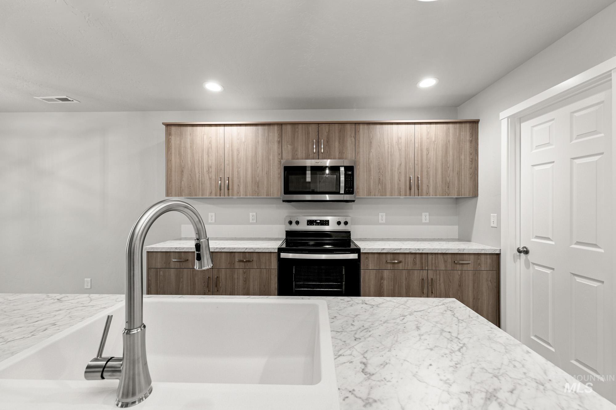 10759 Rutland St, Caldwell, Idaho 83605, 3 Bedrooms, 2.5 Bathrooms, Residential For Sale, Price $384,990,MLS 98967536