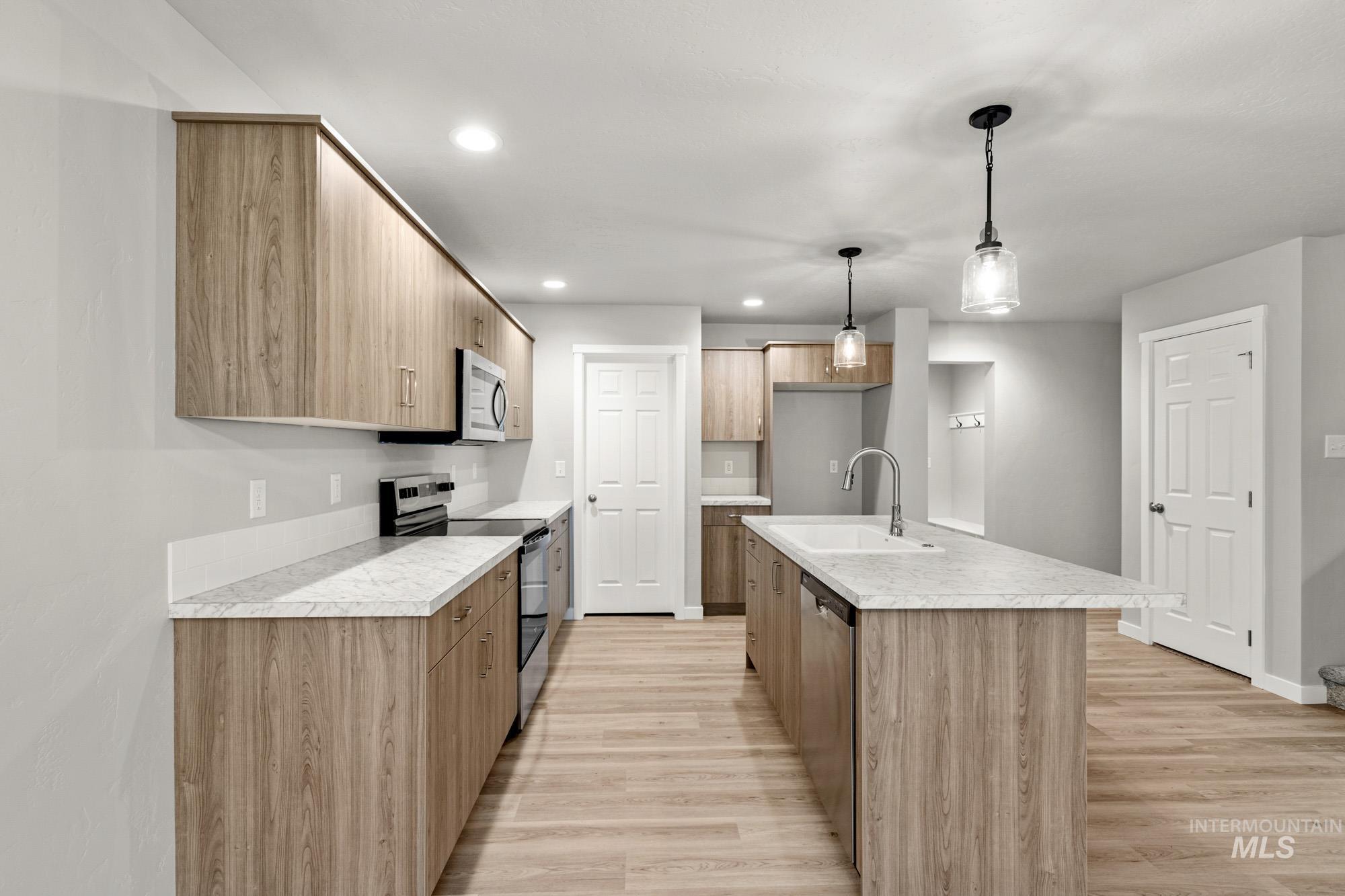 10759 Rutland St, Caldwell, Idaho 83605, 3 Bedrooms, 2.5 Bathrooms, Residential For Sale, Price $384,990,MLS 98967536