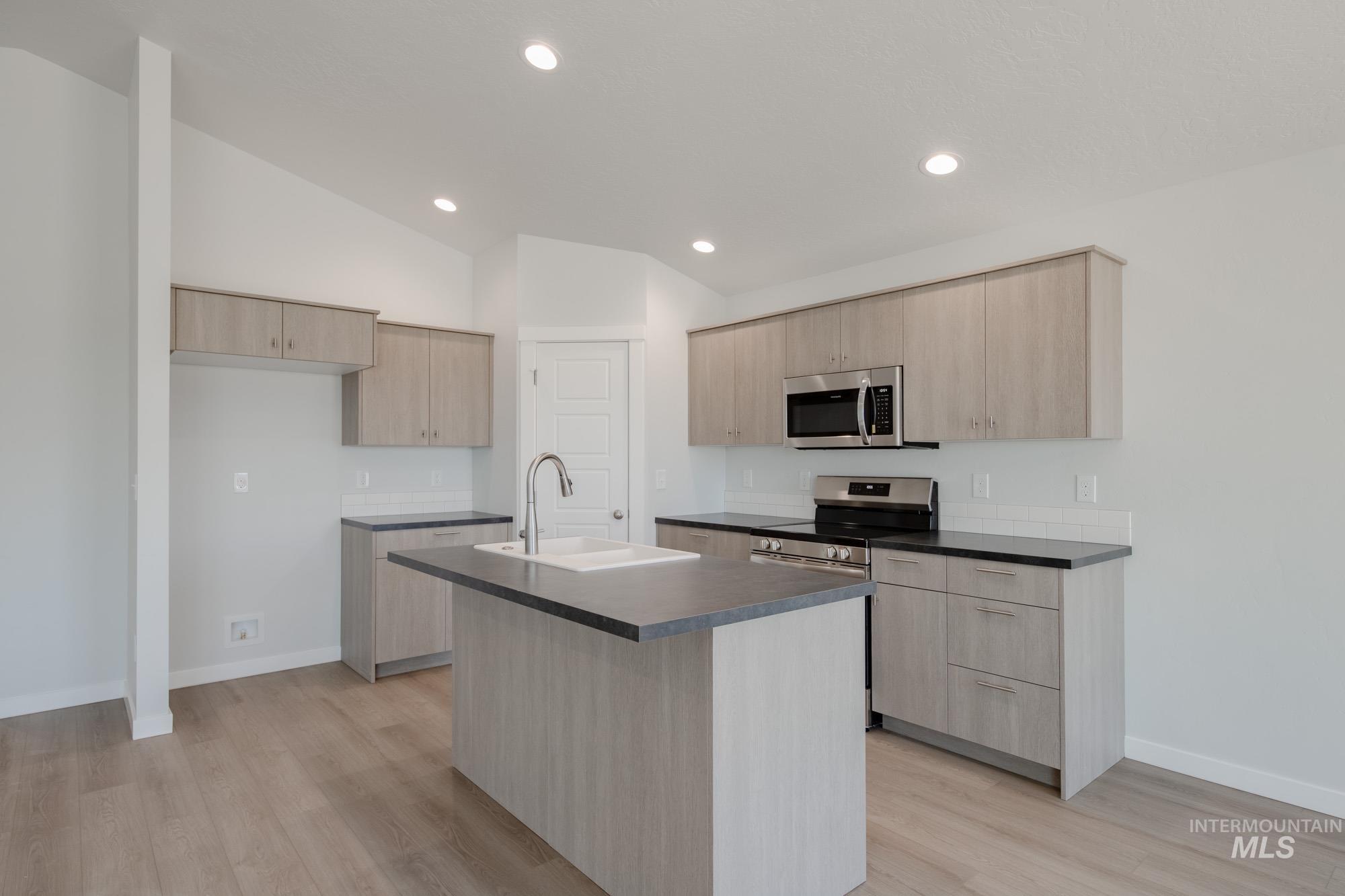 9093 W Camellia St, Nampa, Idaho 83687, 3 Bedrooms, 2 Bathrooms, Residential For Sale, Price $404,990,MLS 98967539