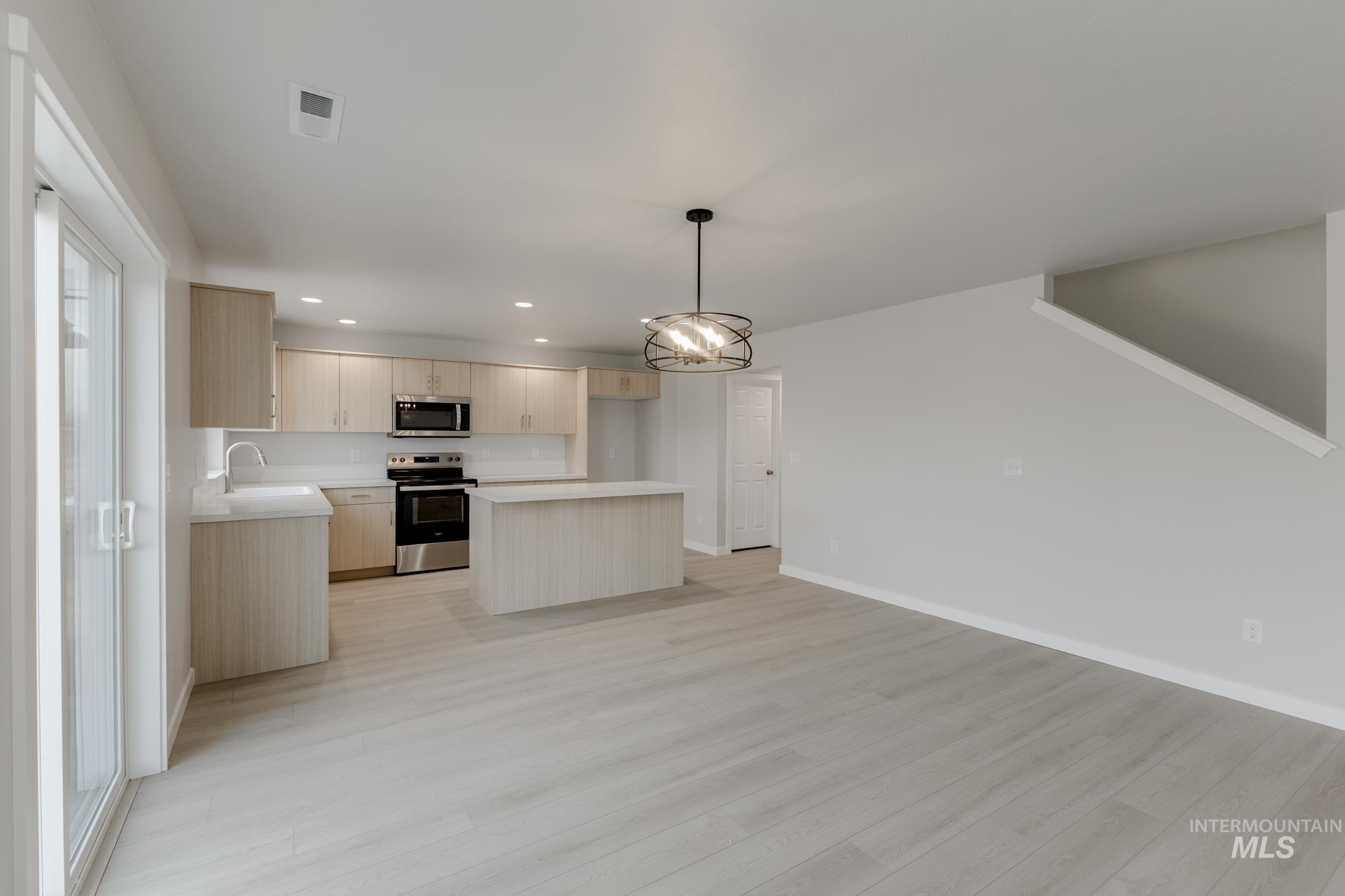 7214 E Shields Dr, Nampa, Idaho 83687, 5 Bedrooms, 3 Bathrooms, Residential For Sale, Price $484,990,MLS 98967540