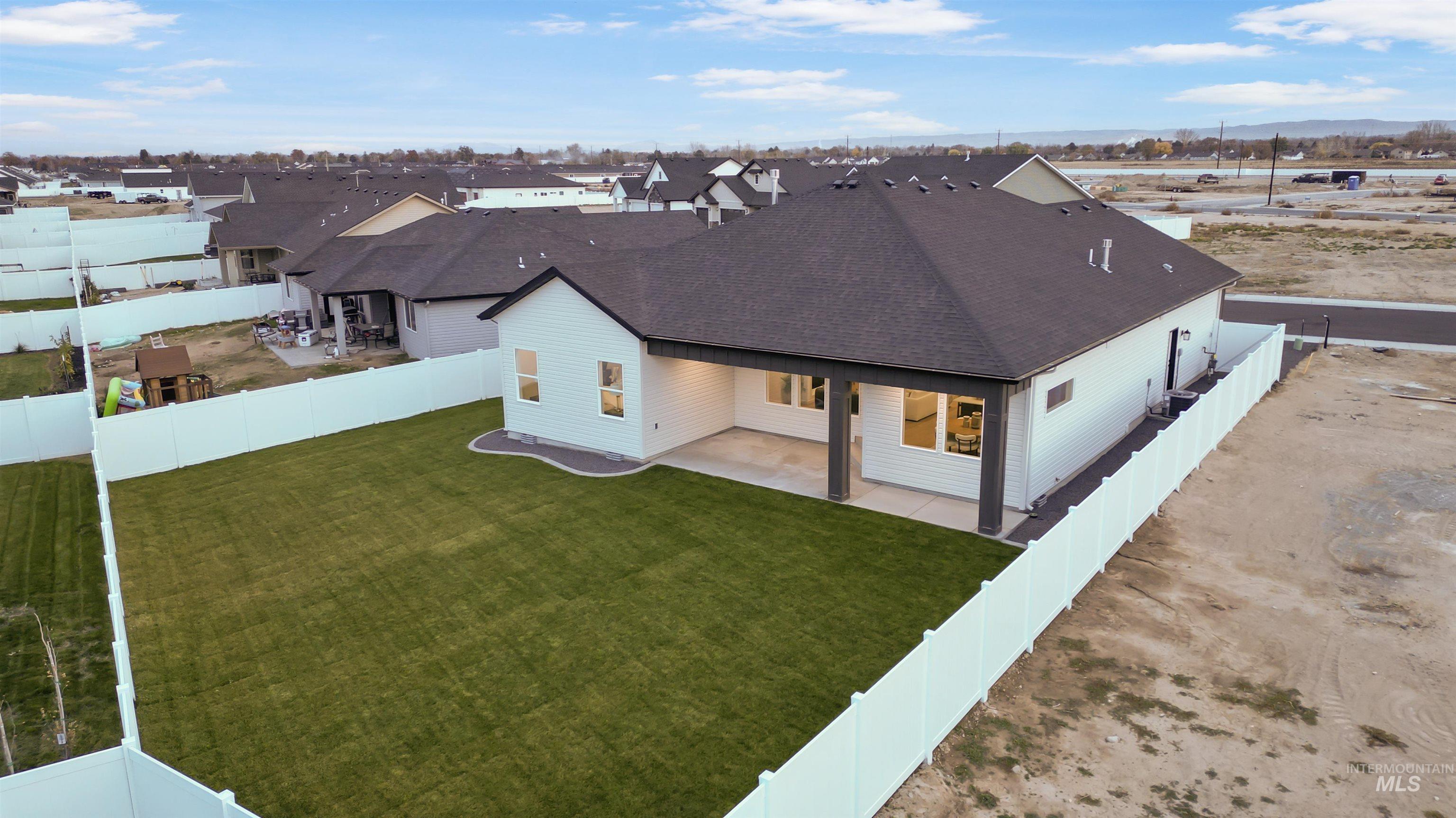 1266 Crestview Dr., Twin Falls, Idaho 83301, 3 Bedrooms, 2 Bathrooms, Residential For Sale, Price $589,500,MLS 98967549