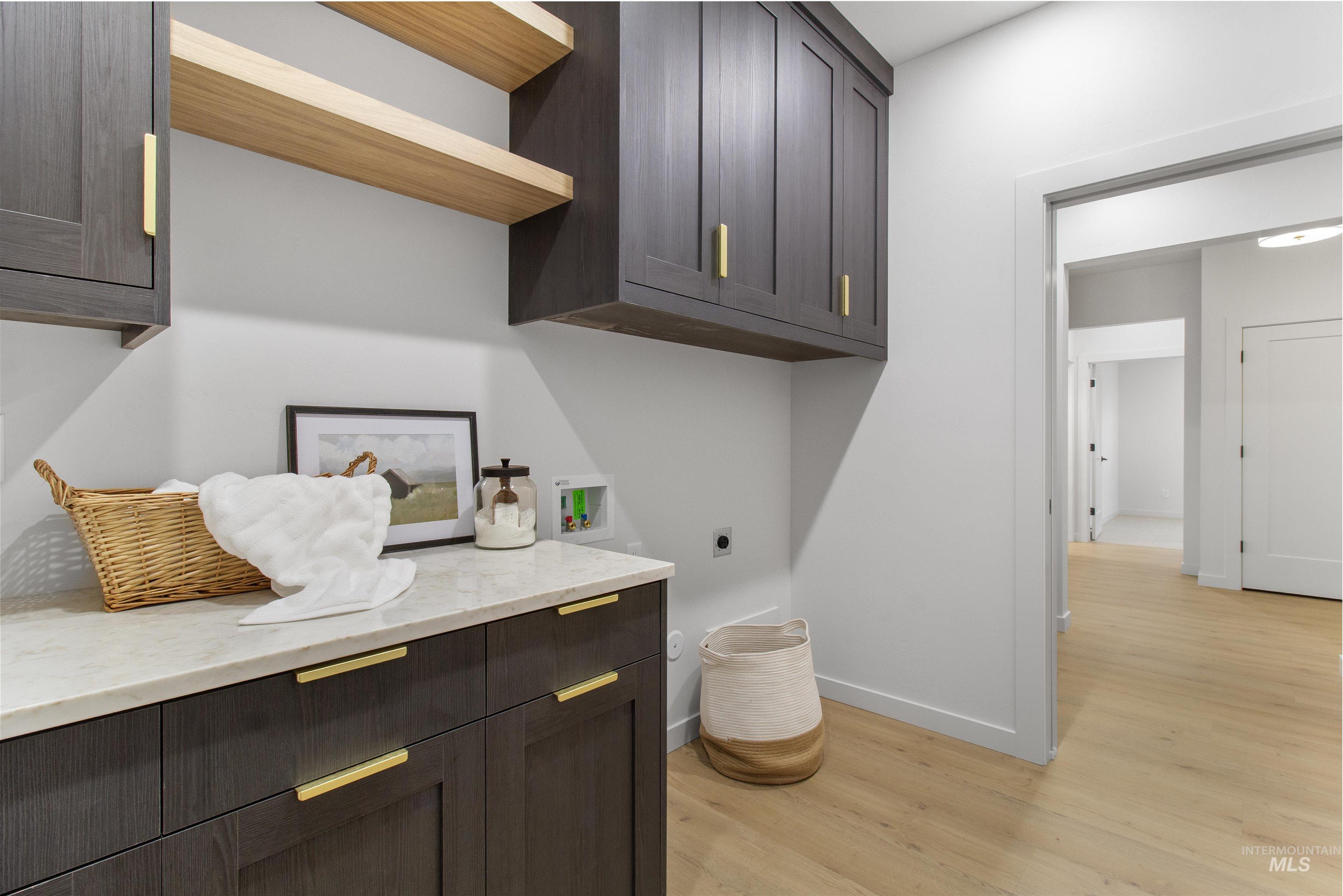 1266 Crestview Dr., Twin Falls, Idaho 83301, 3 Bedrooms, 2 Bathrooms, Residential For Sale, Price $589,500,MLS 98967549