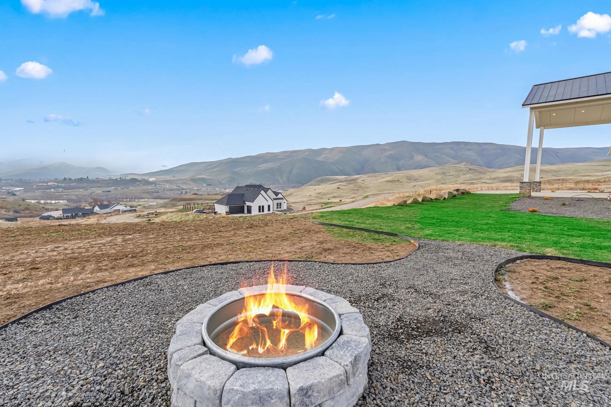 6 Margarets Way, Horseshoe Bend, Idaho 83629, 3 Bedrooms, 3.5 Bathrooms, Residential For Sale, Price $775,000,MLS 98967554