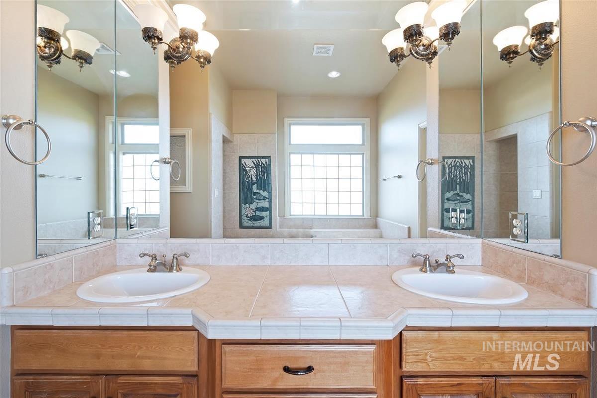 2804 S Island Dr, Nampa, Idaho 83686-4912, 4 Bedrooms, 2.5 Bathrooms, Residential For Sale, Price $789,900,MLS 98967567