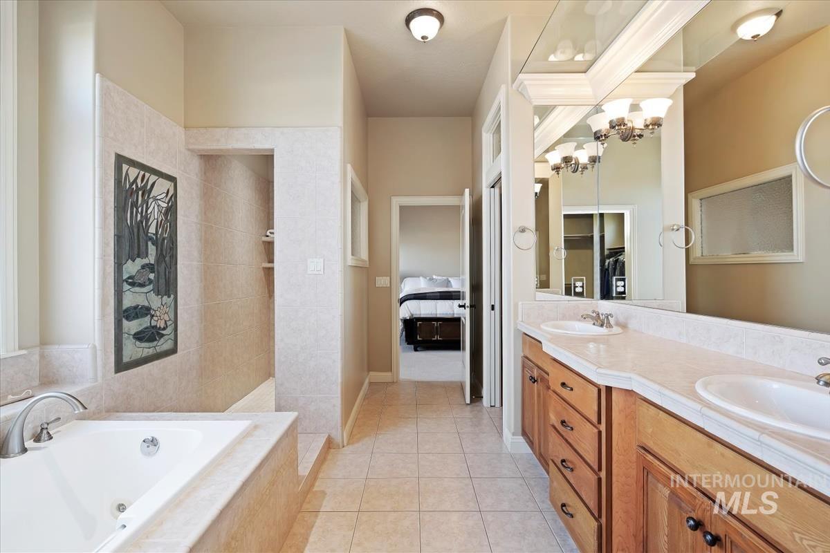 2804 S Island Dr, Nampa, Idaho 83686-4912, 4 Bedrooms, 2.5 Bathrooms, Residential For Sale, Price $789,900,MLS 98967567