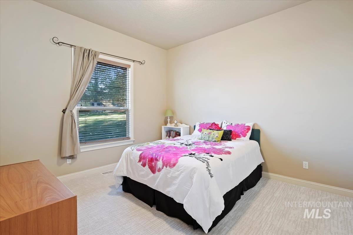 2804 S Island Dr, Nampa, Idaho 83686-4912, 4 Bedrooms, 2.5 Bathrooms, Residential For Sale, Price $789,900,MLS 98967567