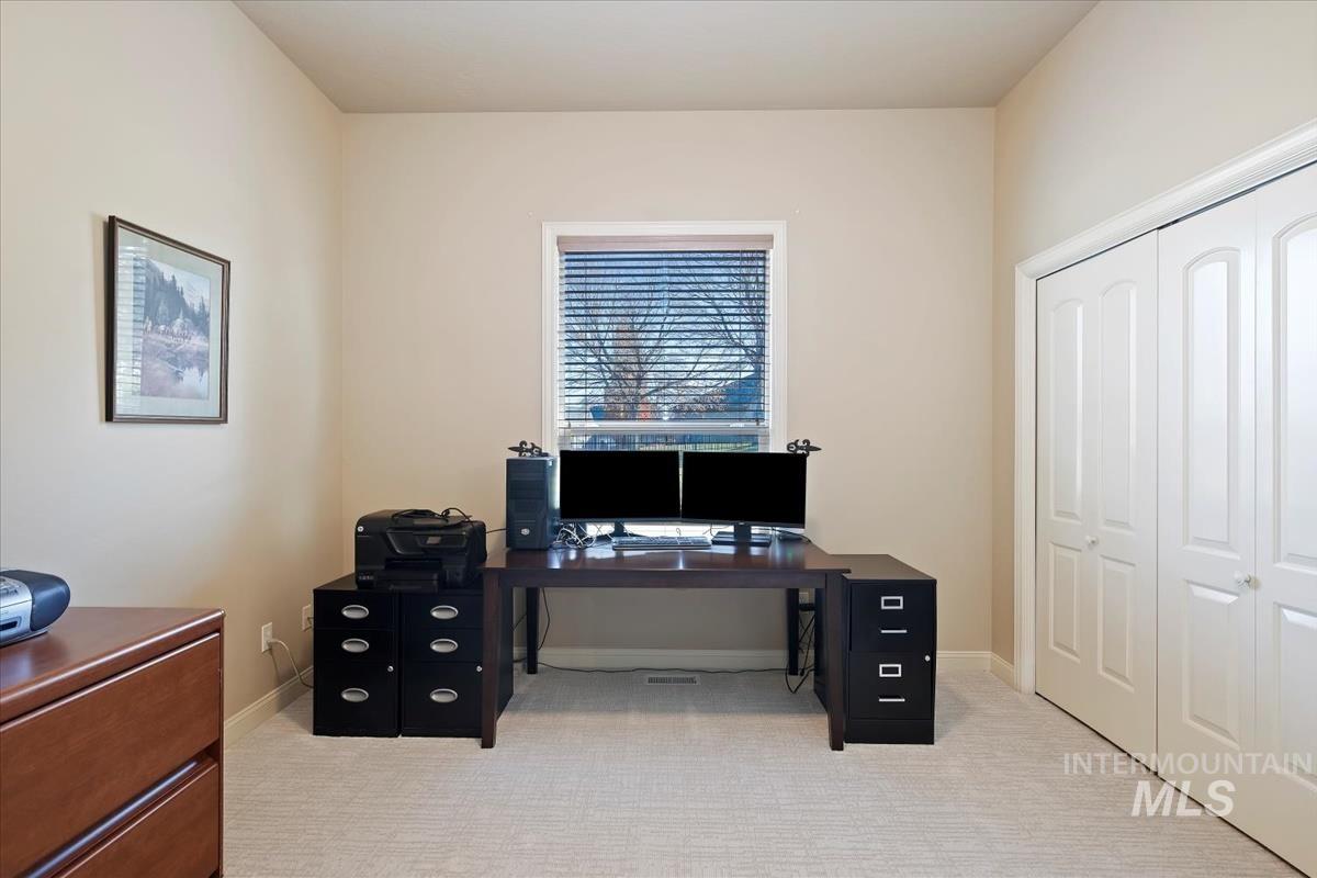 2804 S Island Dr, Nampa, Idaho 83686-4912, 4 Bedrooms, 2.5 Bathrooms, Residential For Sale, Price $789,900,MLS 98967567