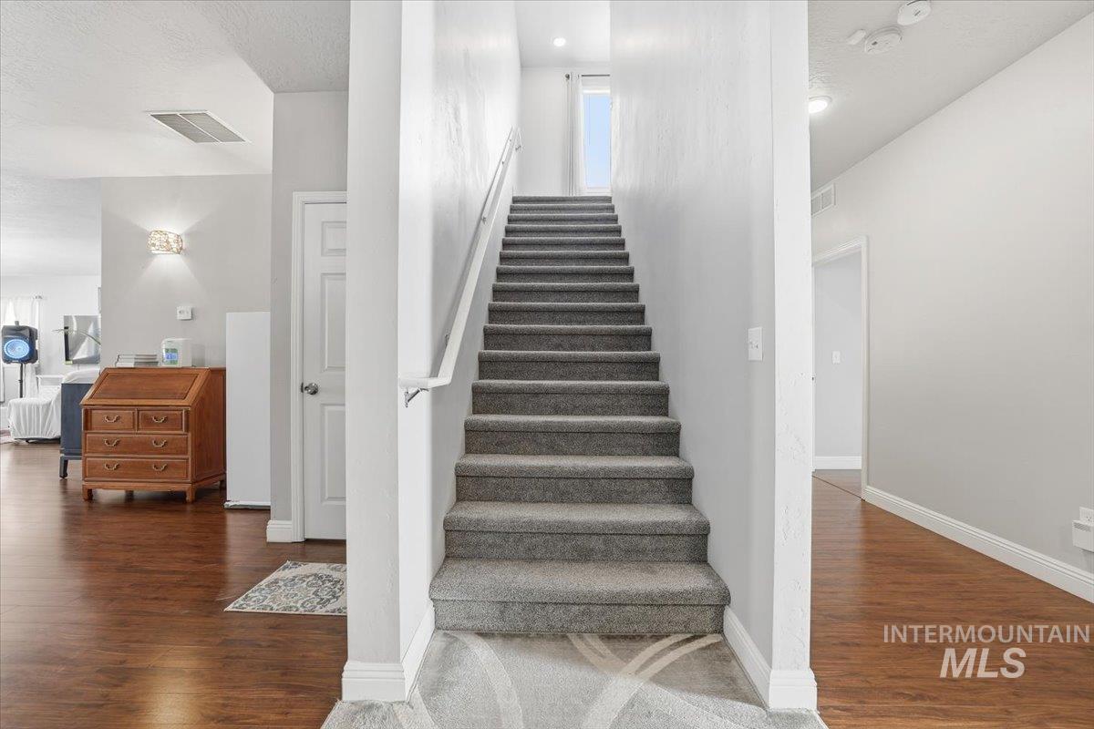 7501 W Swift Ln, Boise, Idaho 83704, 7 Bedrooms, 4.5 Bathrooms, Residential For Sale, Price $1,277,700,MLS 98967588