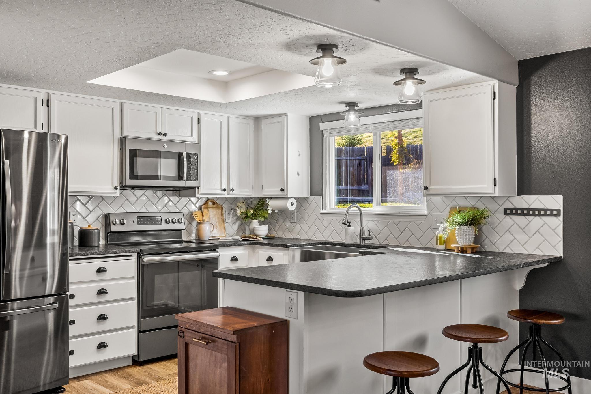 1261 E Oakridge Dr, Boise, Idaho 83716, 4 Bedrooms, 2 Bathrooms, Residential For Sale, Price $517,400,MLS 98967597