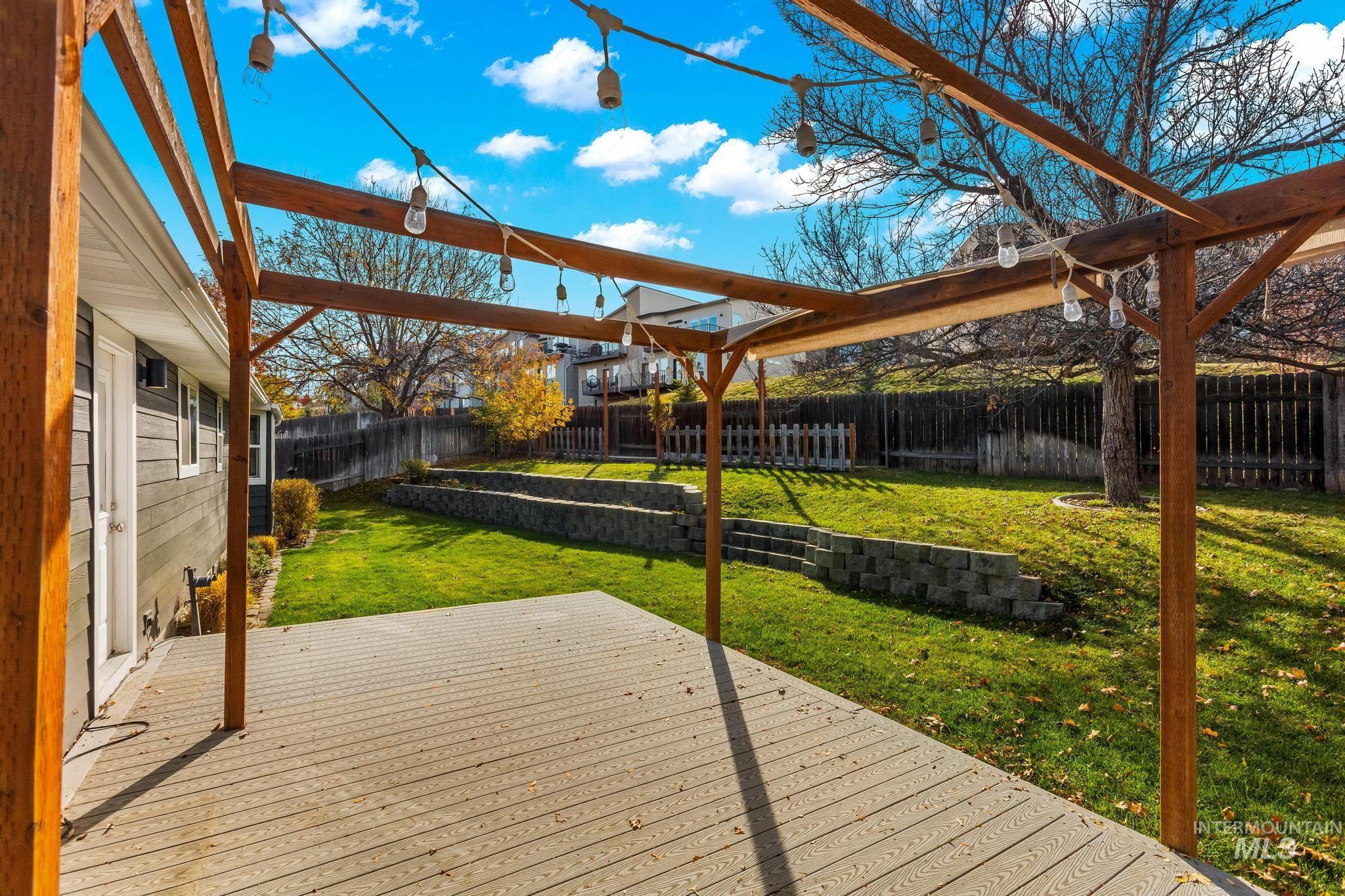 1261 E Oakridge Dr, Boise, Idaho 83716, 4 Bedrooms, 2 Bathrooms, Residential For Sale, Price $517,400,MLS 98967597