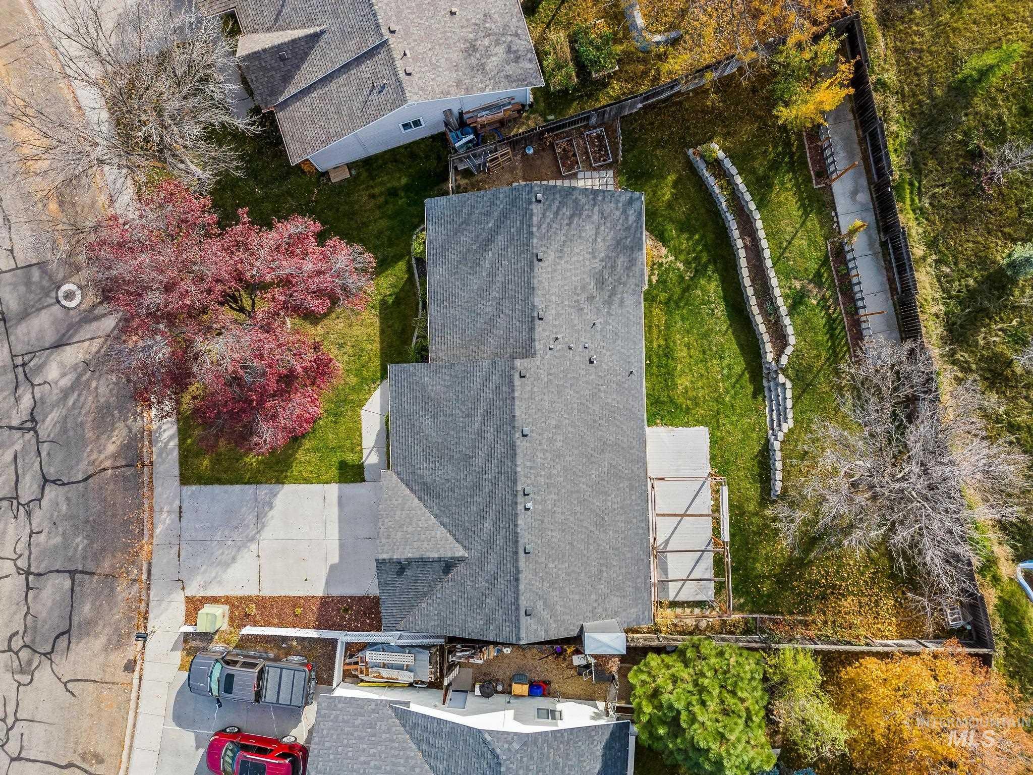 1261 E Oakridge Dr, Boise, Idaho 83716, 4 Bedrooms, 2 Bathrooms, Residential For Sale, Price $517,400,MLS 98967597