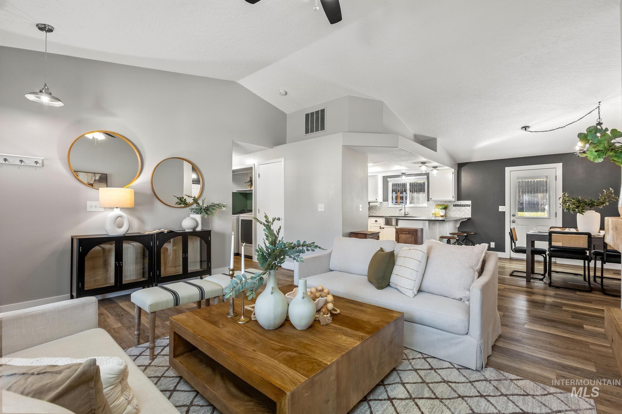 1261 E Oakridge Dr, Boise, Idaho 83716, 4 Bedrooms, 2 Bathrooms, Residential For Sale, Price $517,400,MLS 98967597