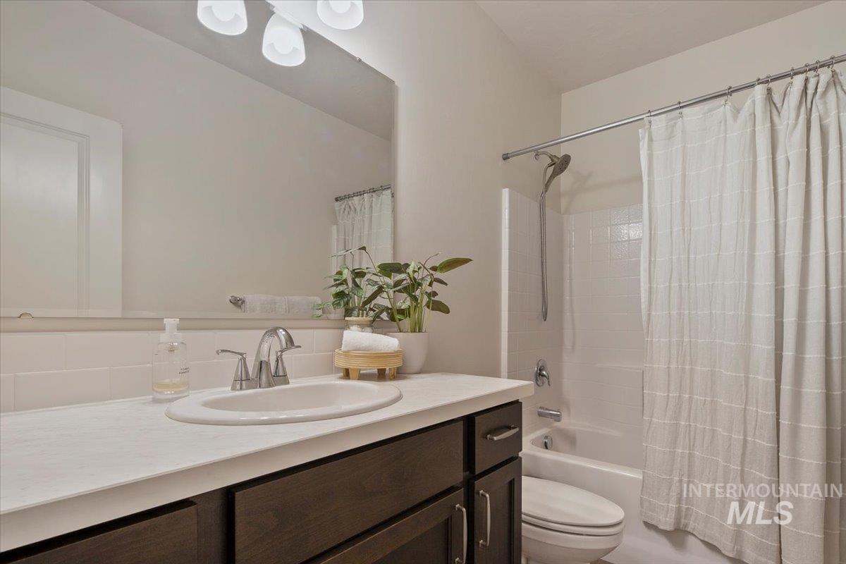 4832 E Grassway Dr, Nampa, Idaho 83686, 4 Bedrooms, 2 Bathrooms, Residential For Sale, Price $489,989,MLS 98967599